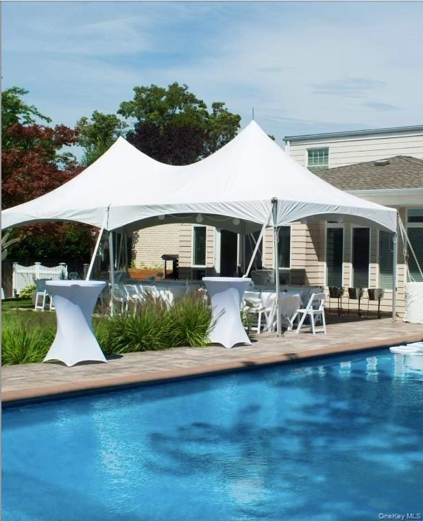 West Islip, NY 11795