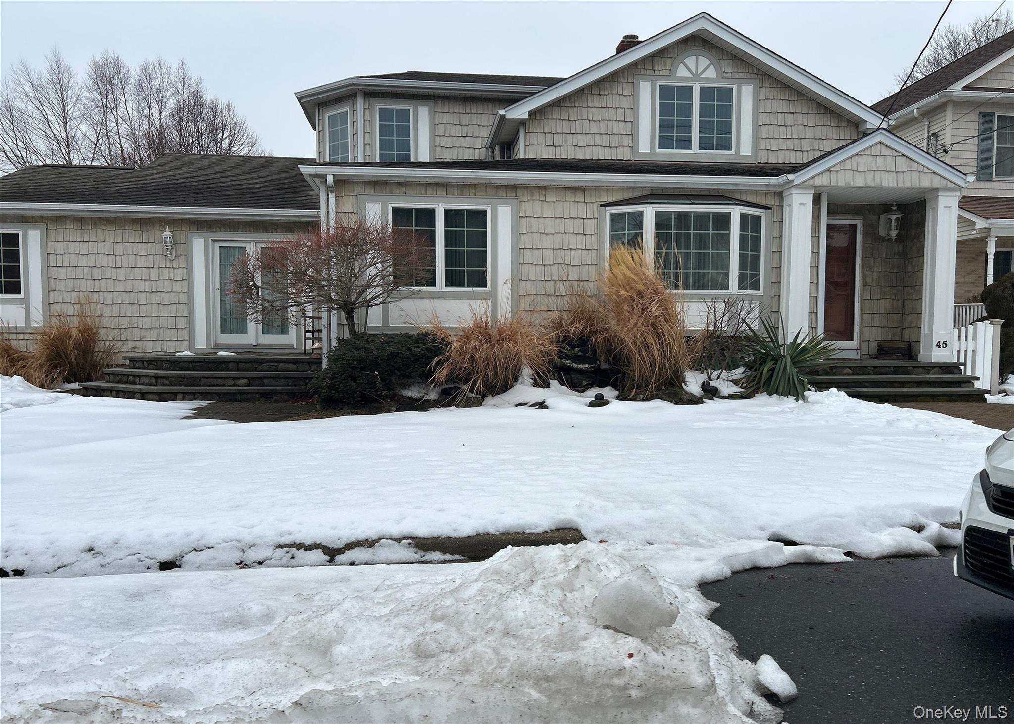 45 Richard Avenue, North Merrick, NY 11566