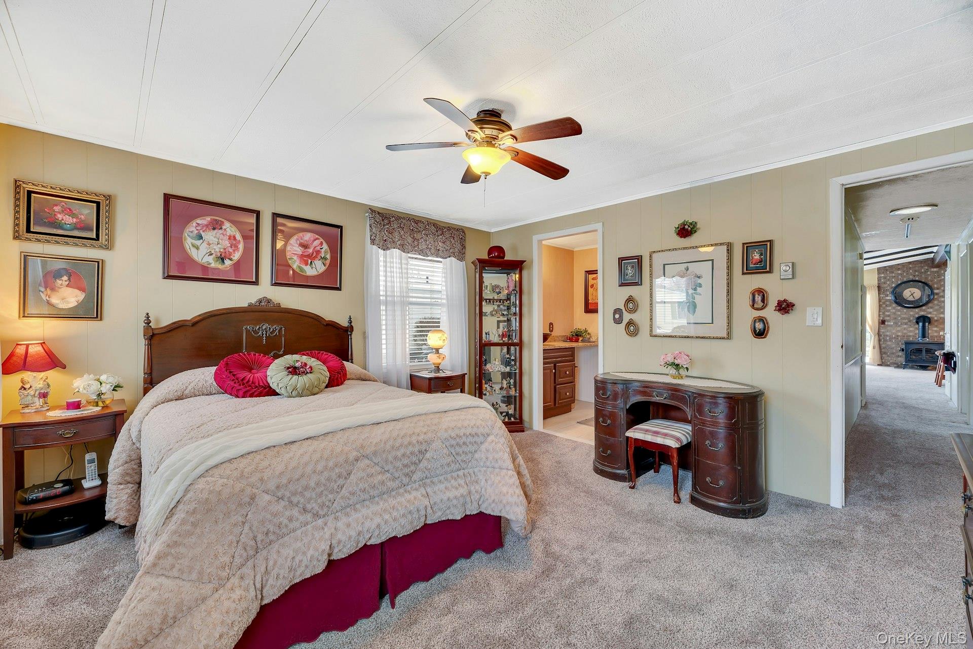 43 Village Circle S, Manorville, NY 11949