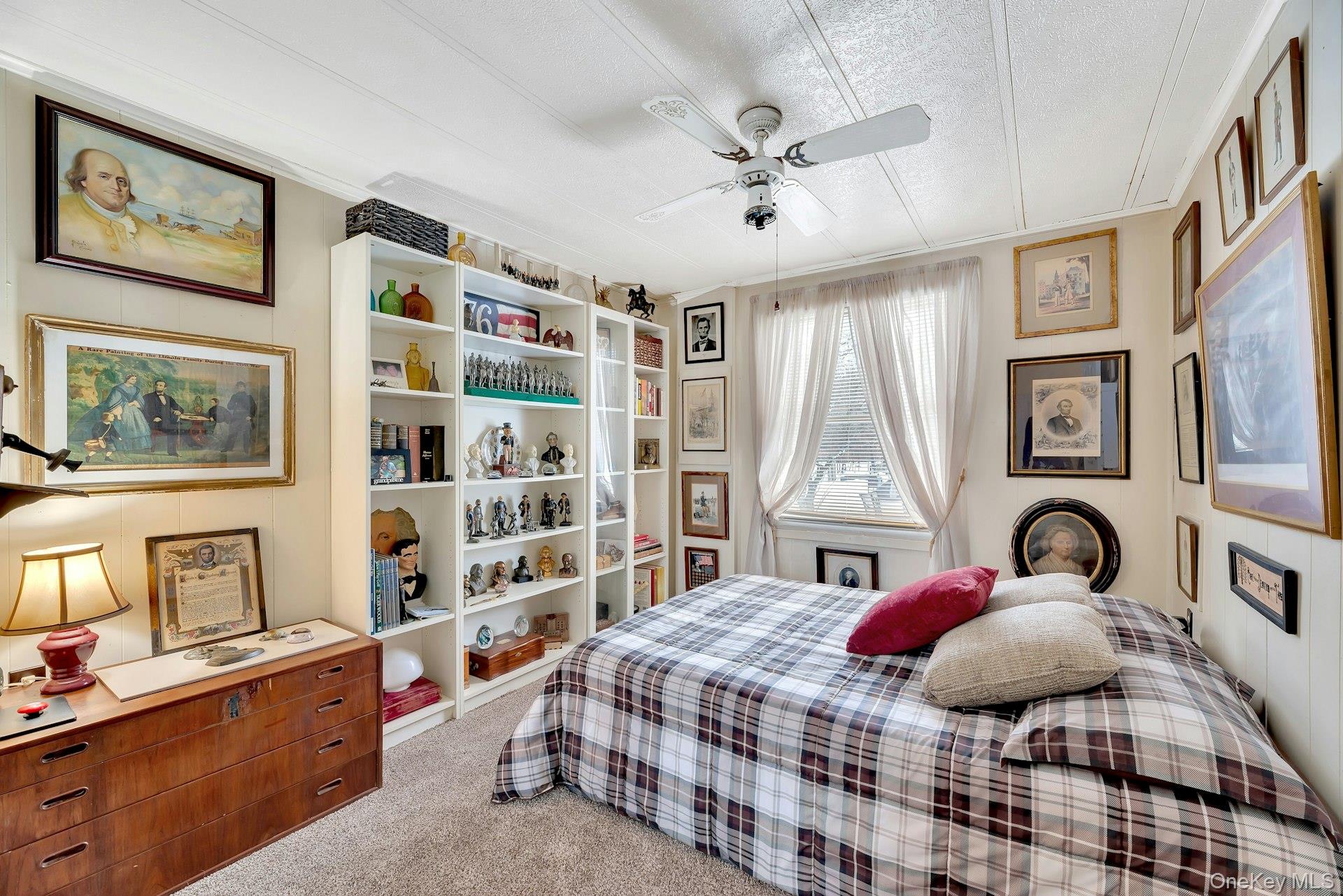 43 Village Circle S, Manorville, NY 11949