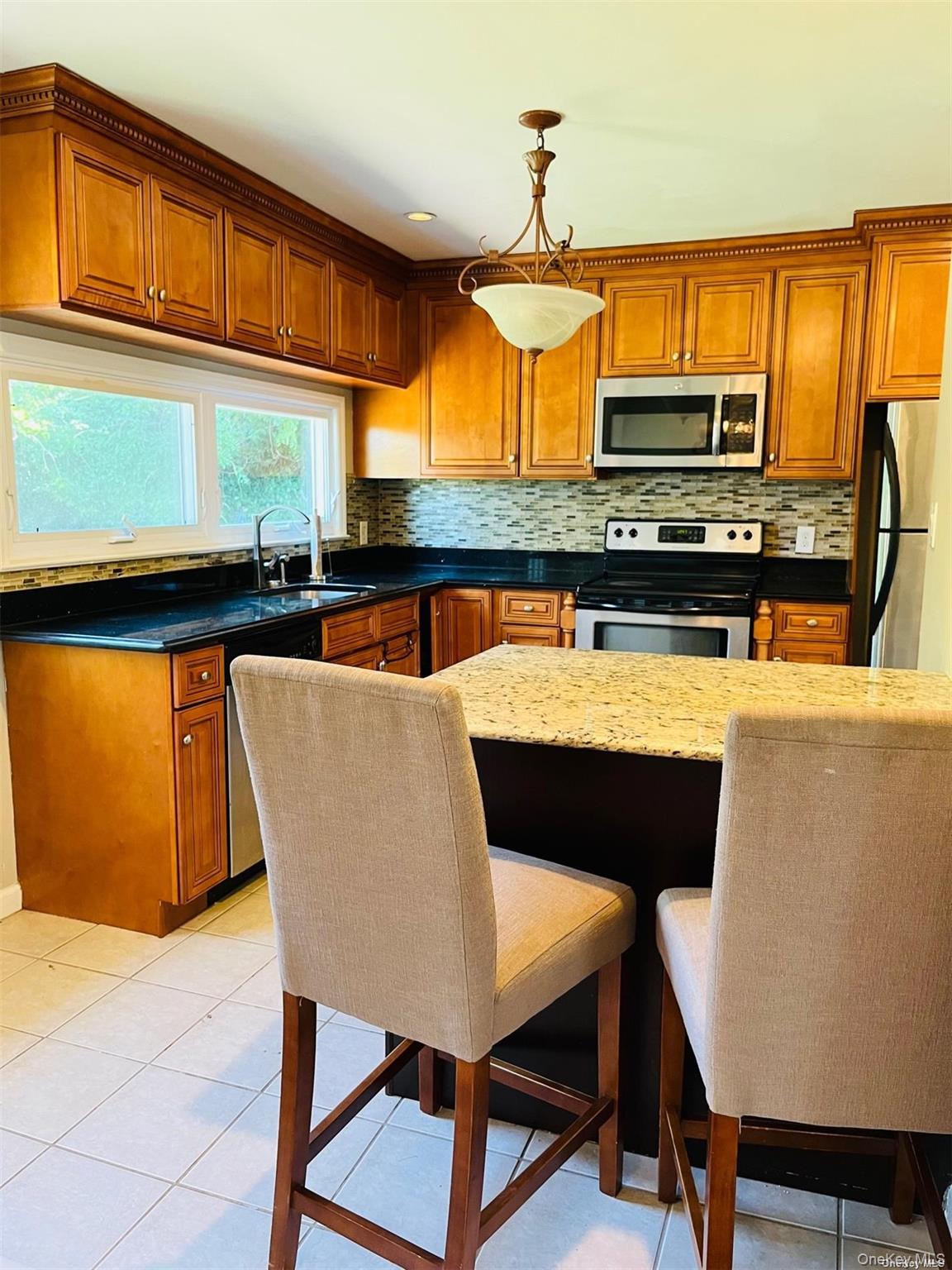 40 Willets Drive, Syosset, NY 11791