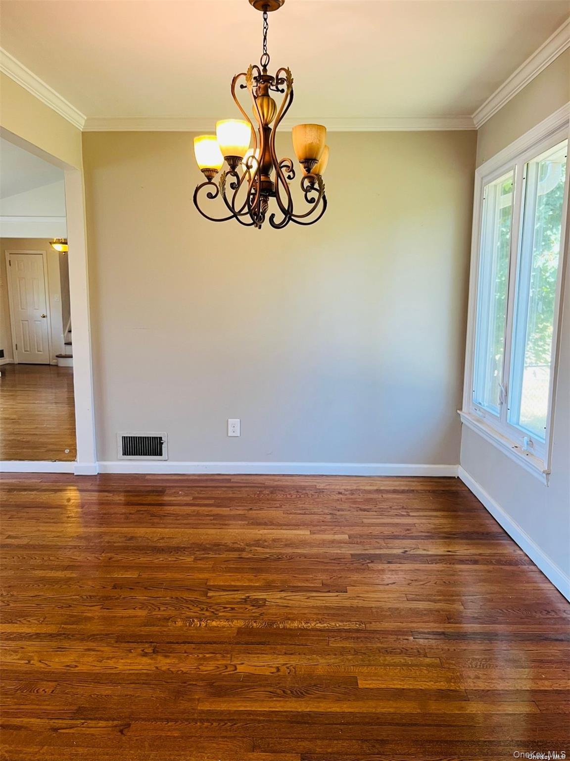 40 Willets Drive, Syosset, NY 11791