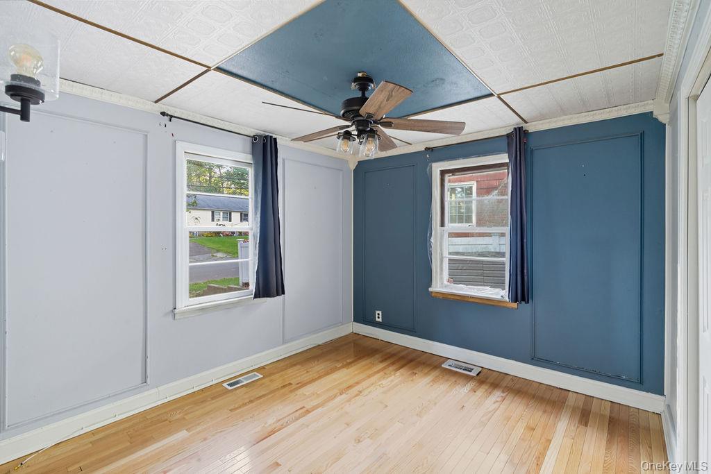 230 Lakeside Trail, Ridge, NY 11961