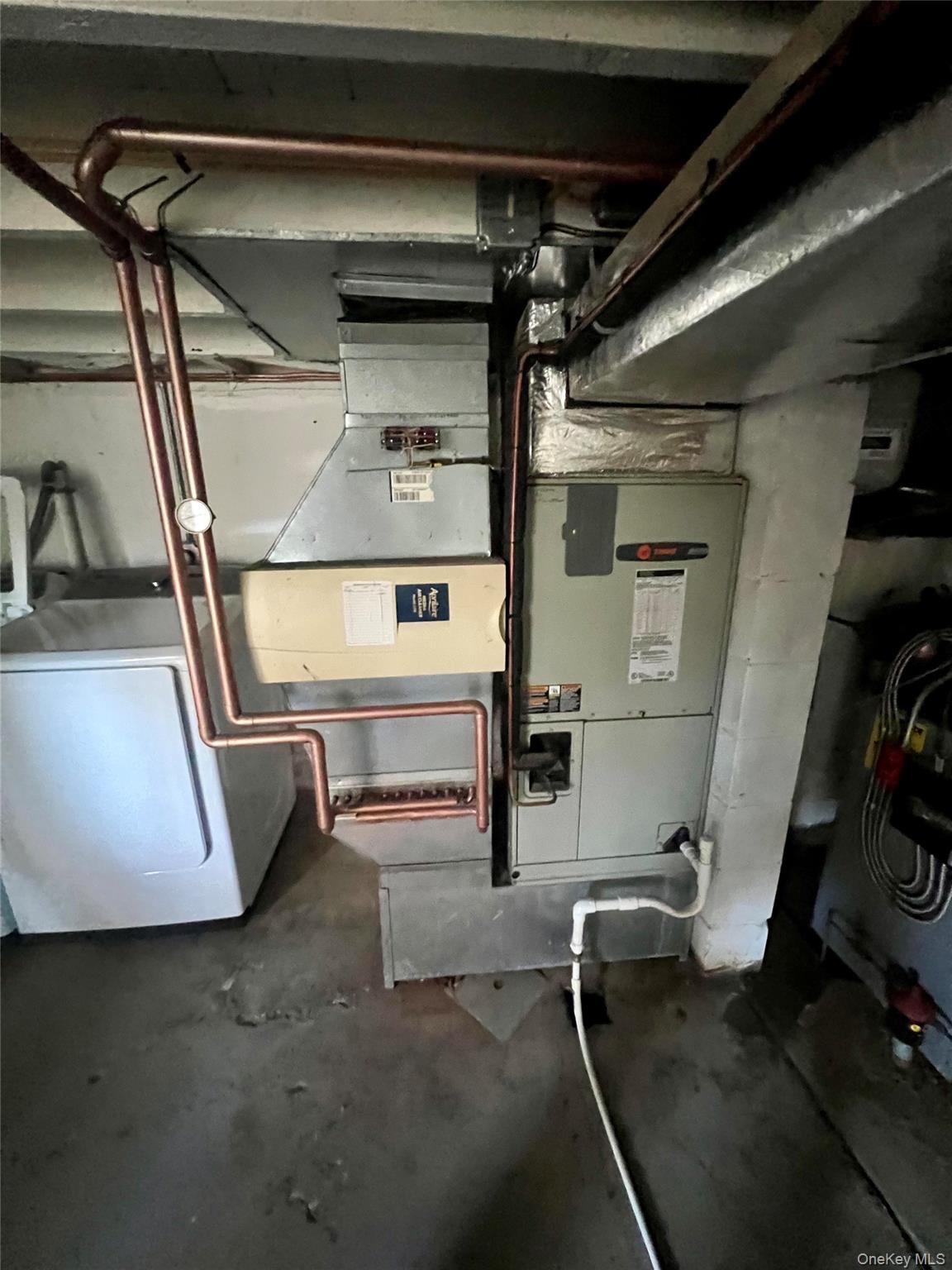 230 Lakeside Trail, Ridge, NY 11961