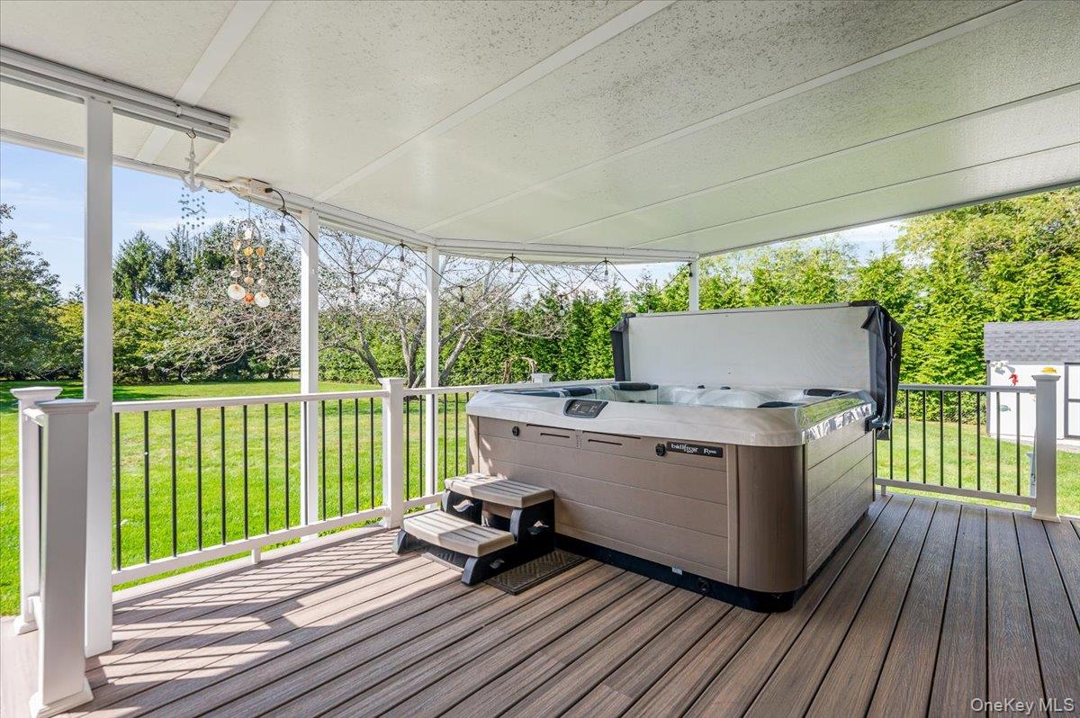 525 Rocky Point Road, East Marion, NY 11939