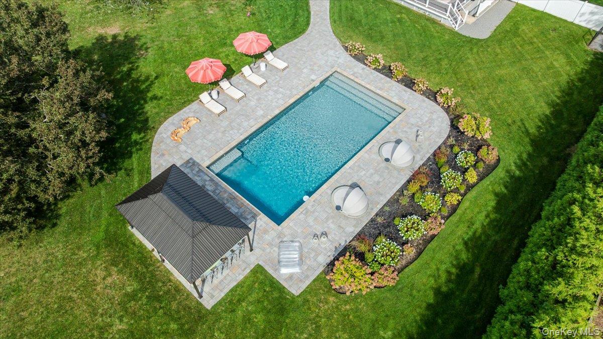 525 Rocky Point Road, East Marion, NY 11939