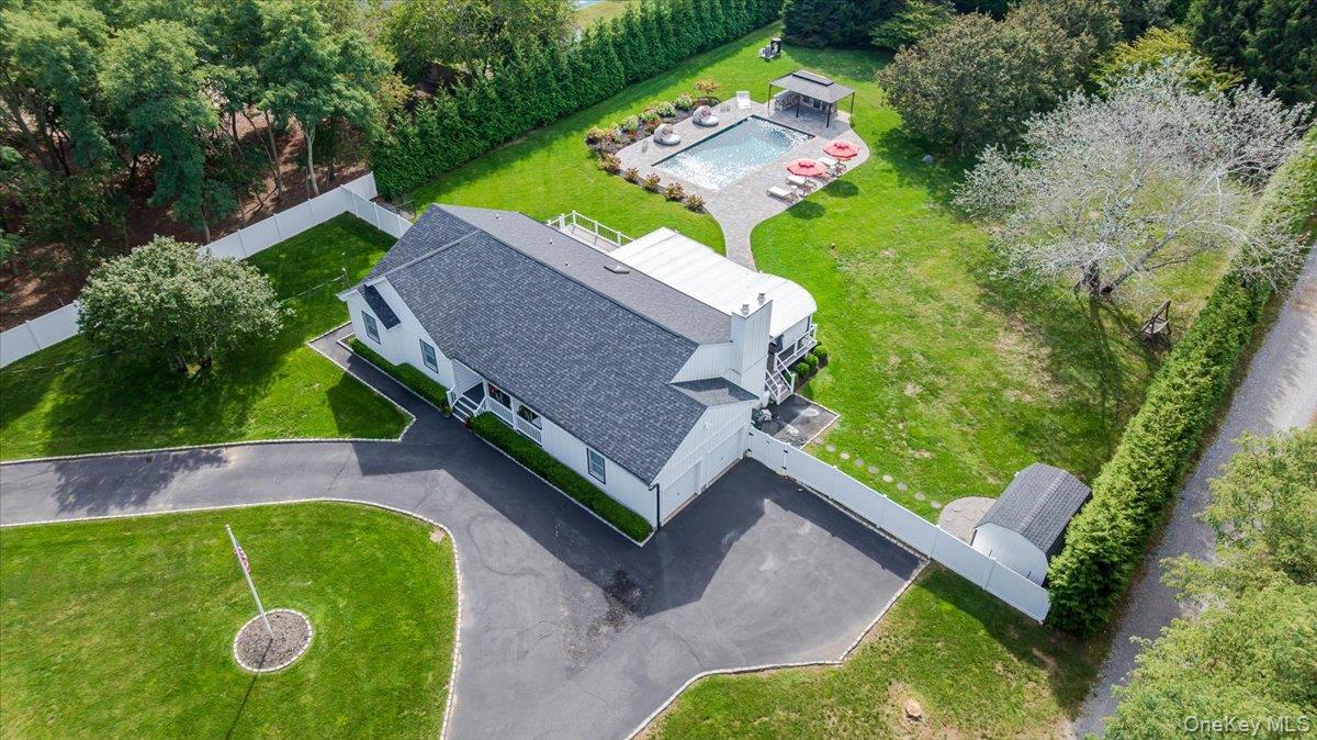 525 Rocky Point Road, East Marion, NY 11939