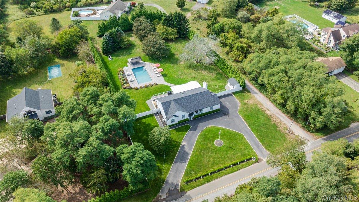 525 Rocky Point Road, East Marion, NY 11939