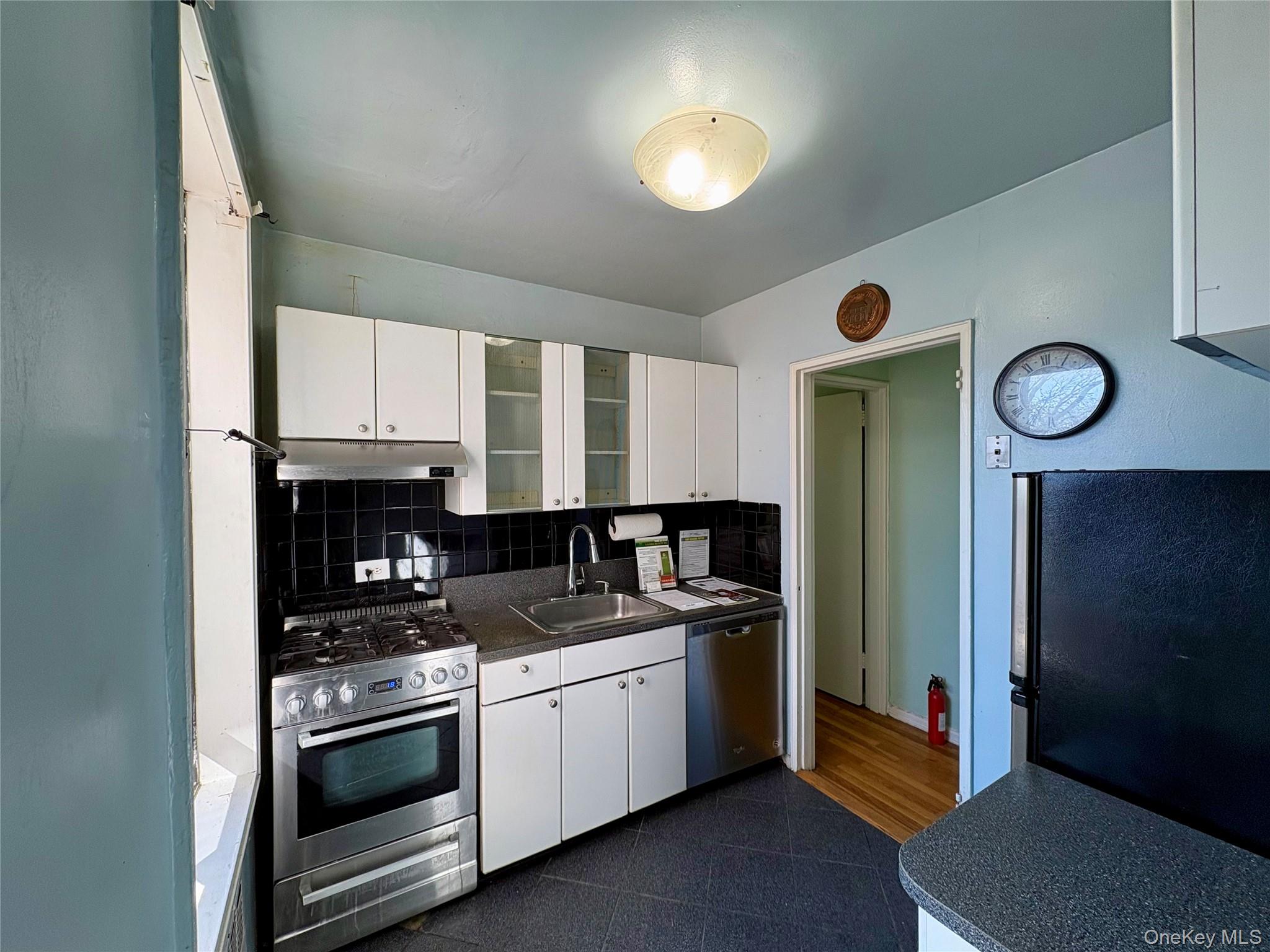 22424 Union Turnpike # 4A, Oakland Gardens, NY 11364