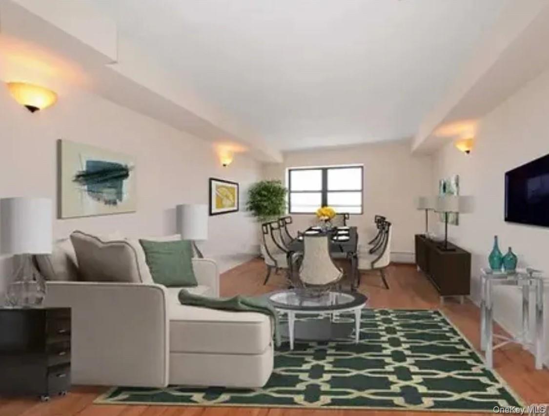 12 Brooklyn Avenue, Valley Stream, NY 11581