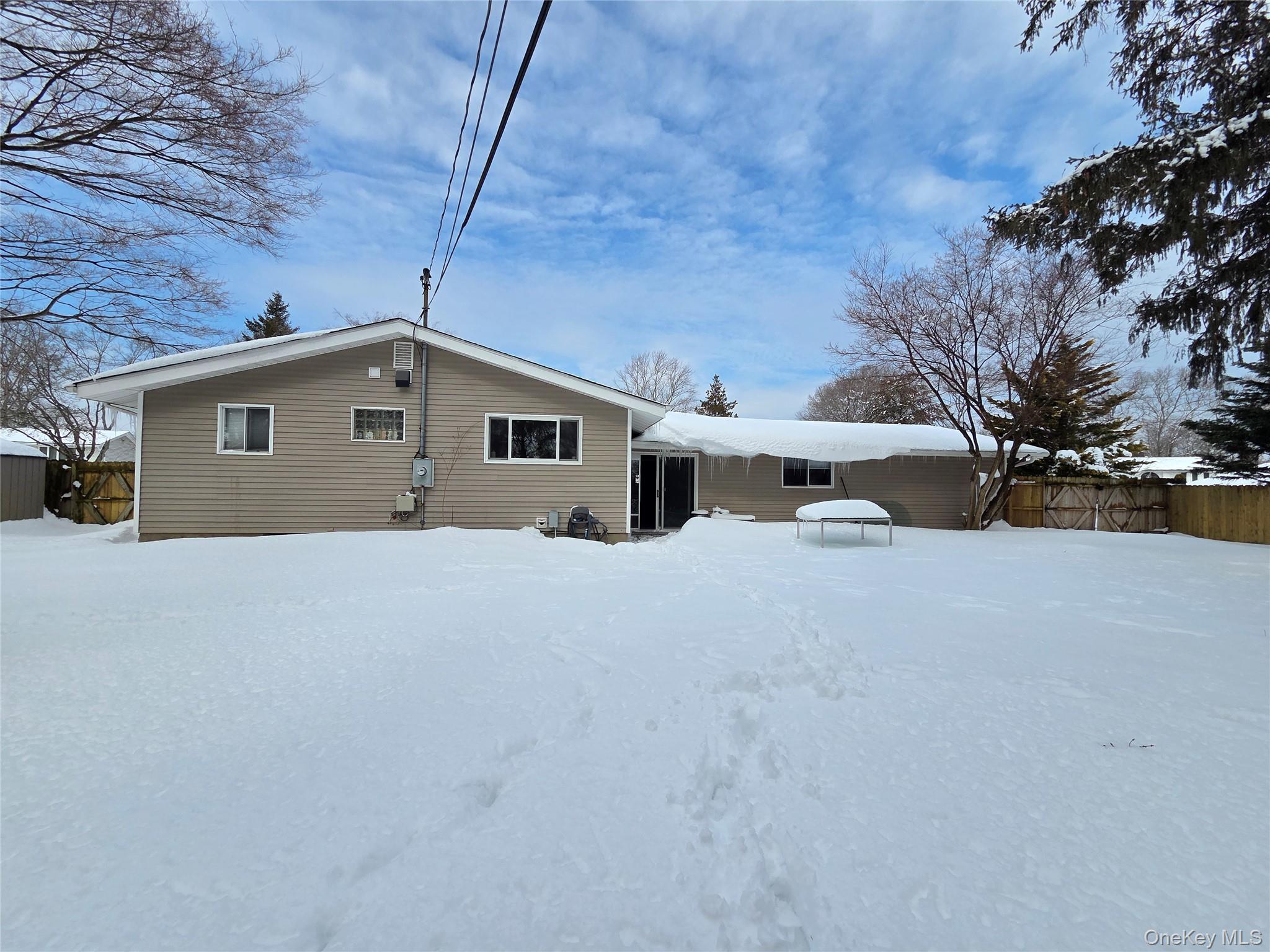 25 Fuller Street, Dix Hills, NY 11746