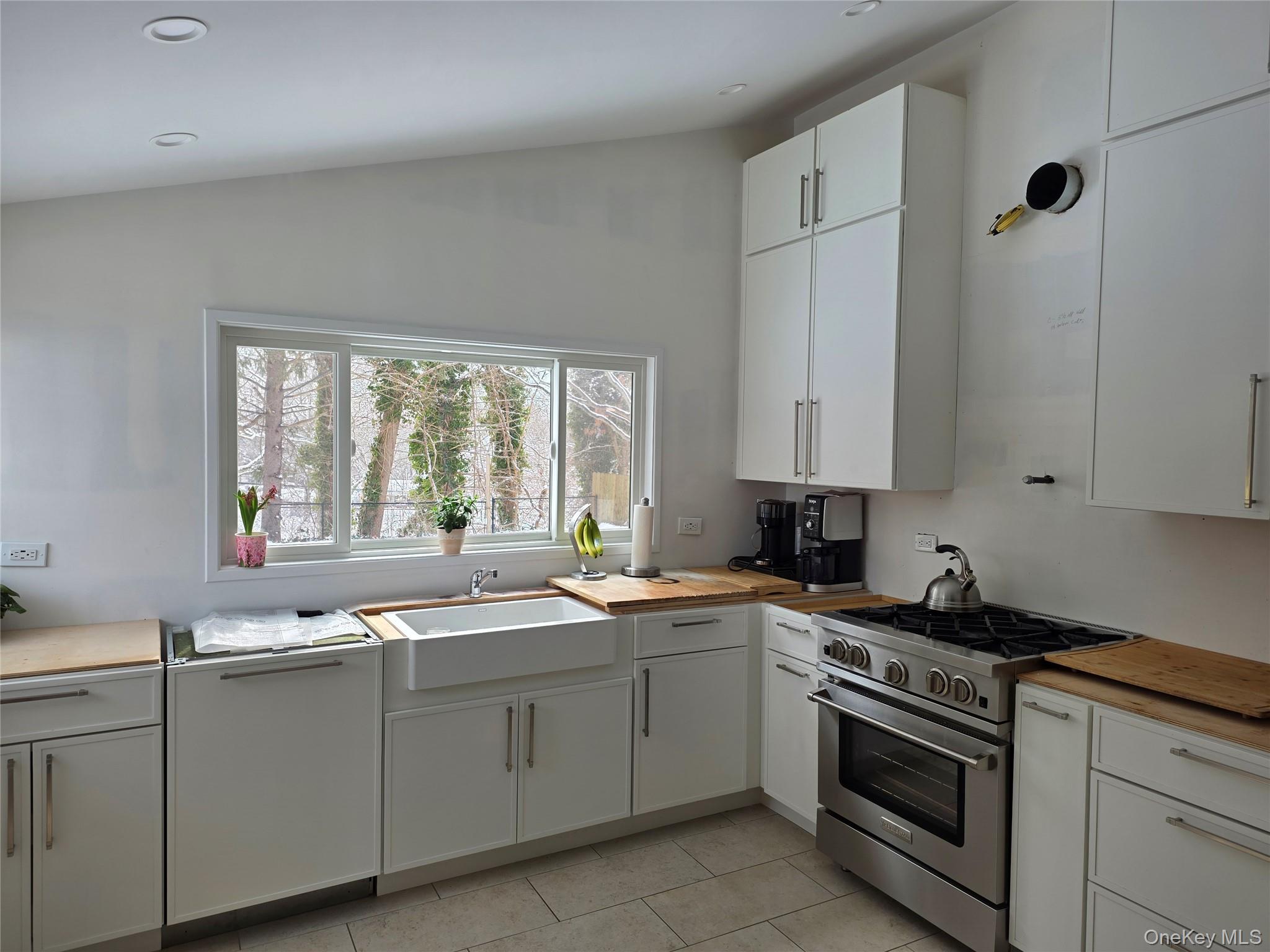 25 Fuller Street, Dix Hills, NY 11746