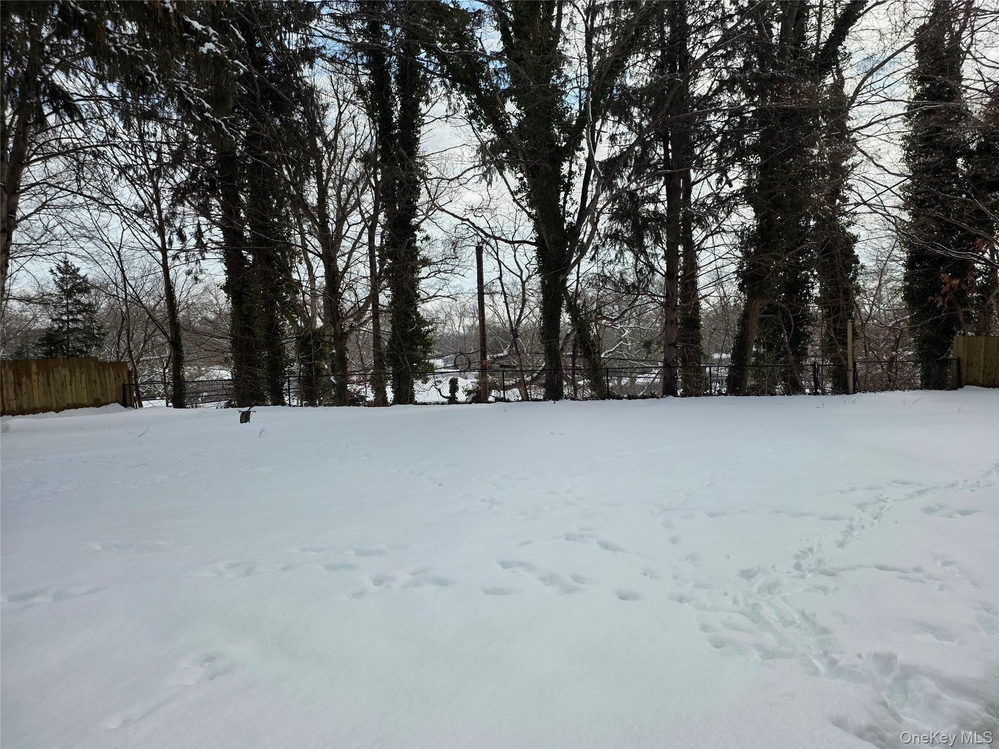 25 Fuller Street, Dix Hills, NY 11746