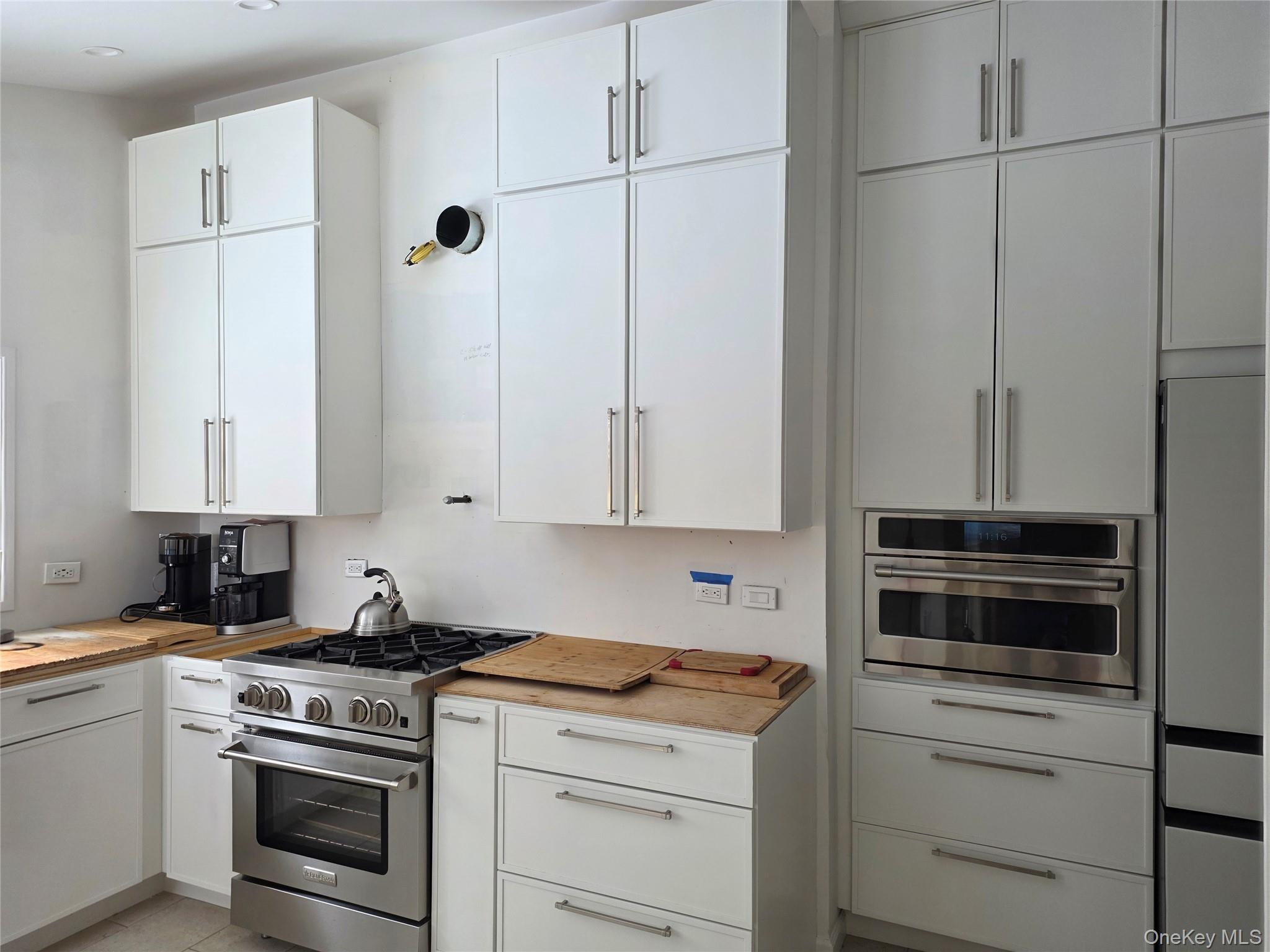 25 Fuller Street, Dix Hills, NY 11746