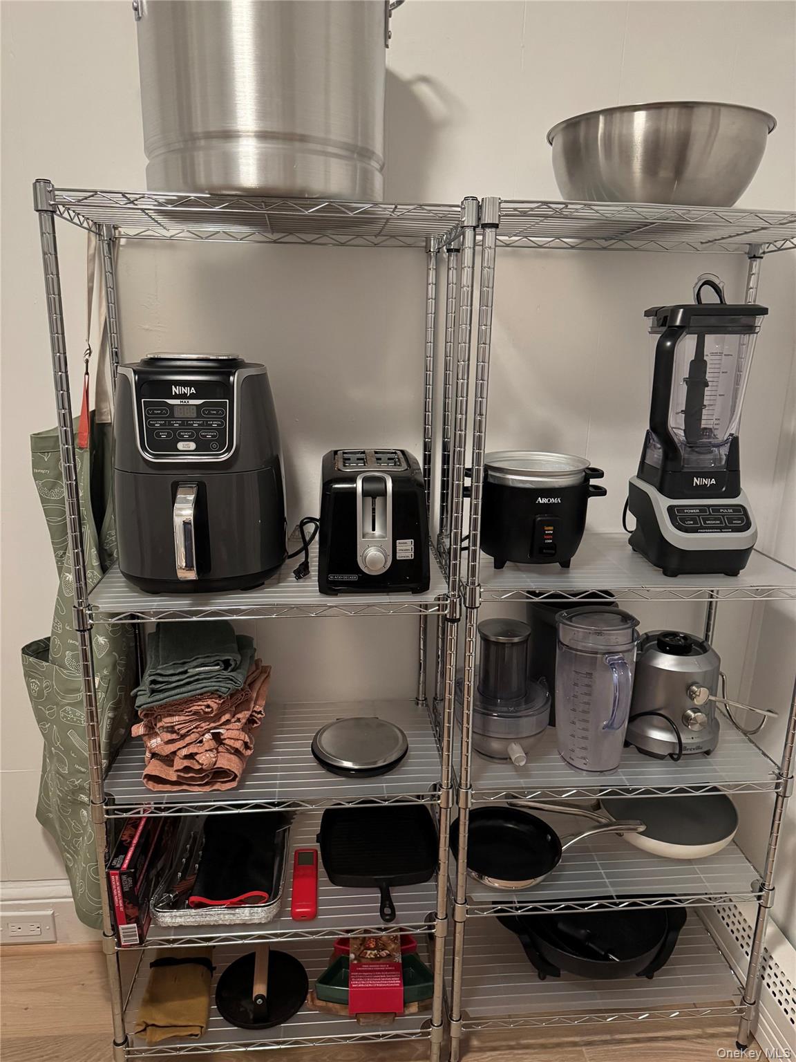 83 Vanderbilt Avenue, West Babylon, NY 11704