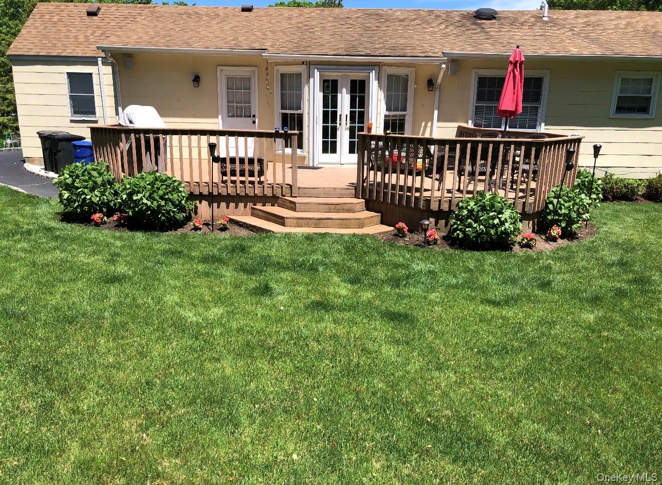 6 Madsen Court, Mount Sinai, NY 11766