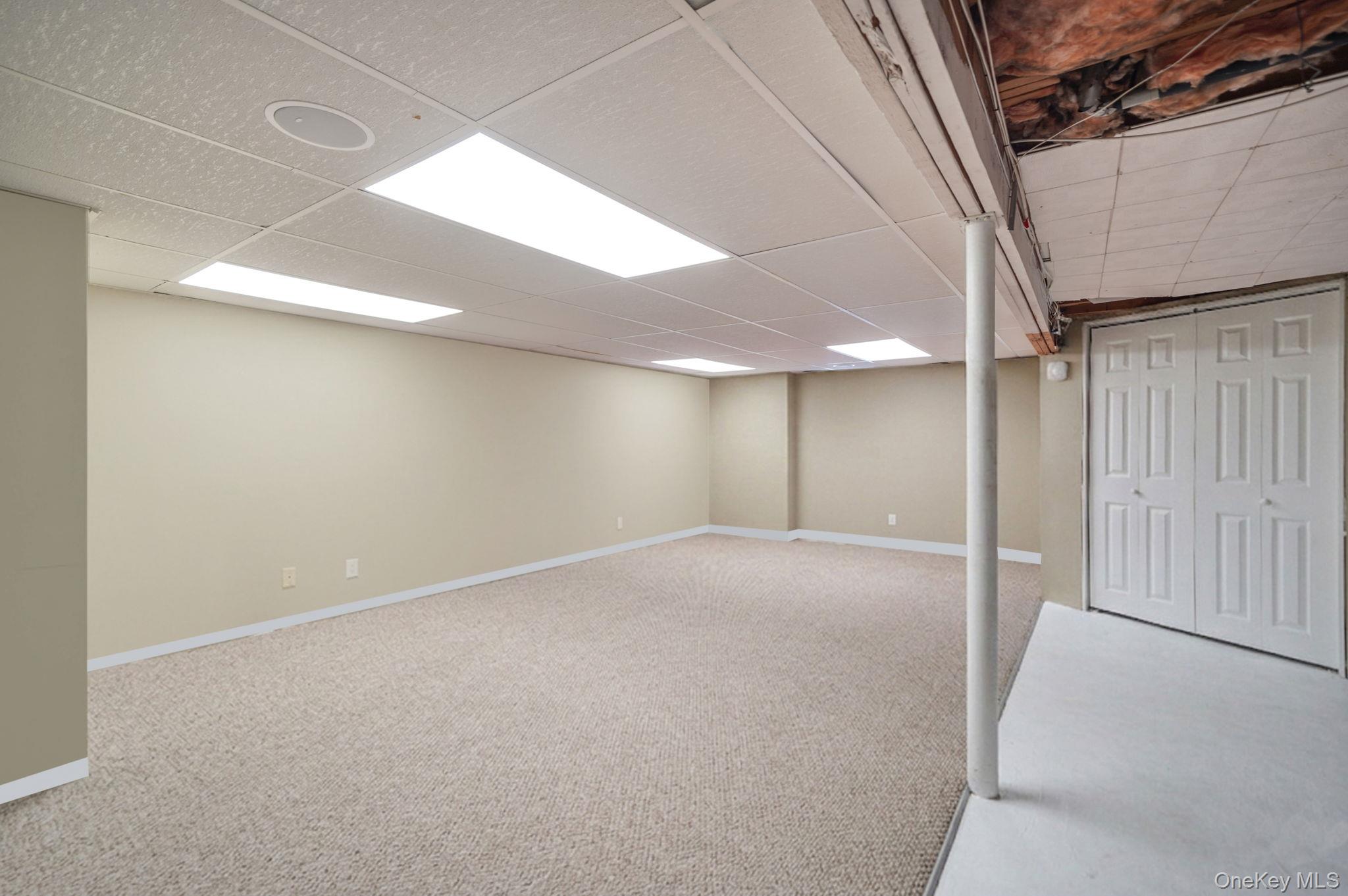 6 Madsen Court, Mount Sinai, NY 11766