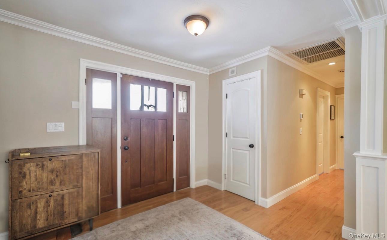 6 Madsen Court, Mount Sinai, NY 11766