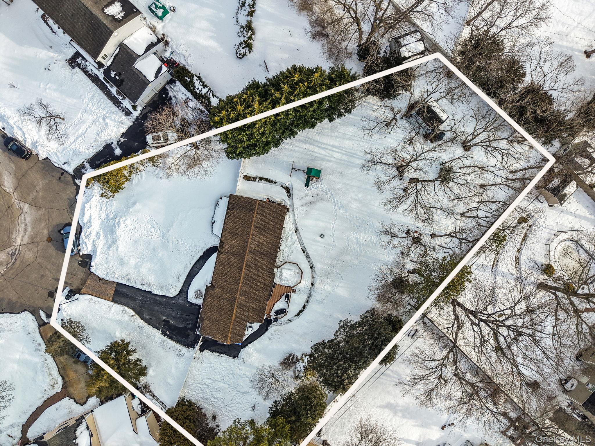 6 Madsen Court, Mount Sinai, NY 11766