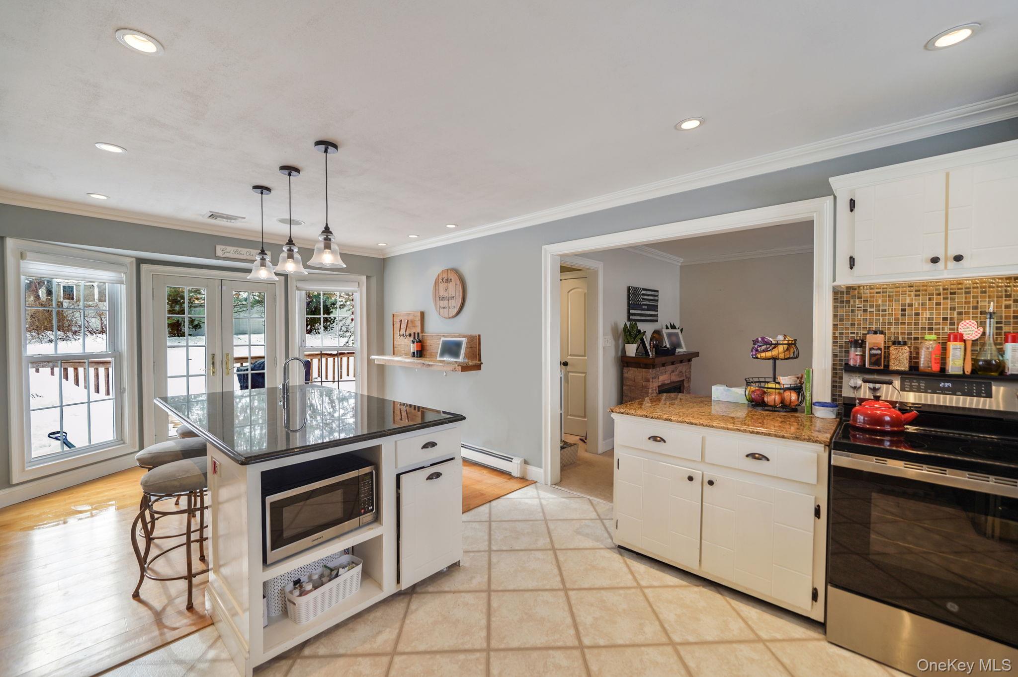 6 Madsen Court, Mount Sinai, NY 11766