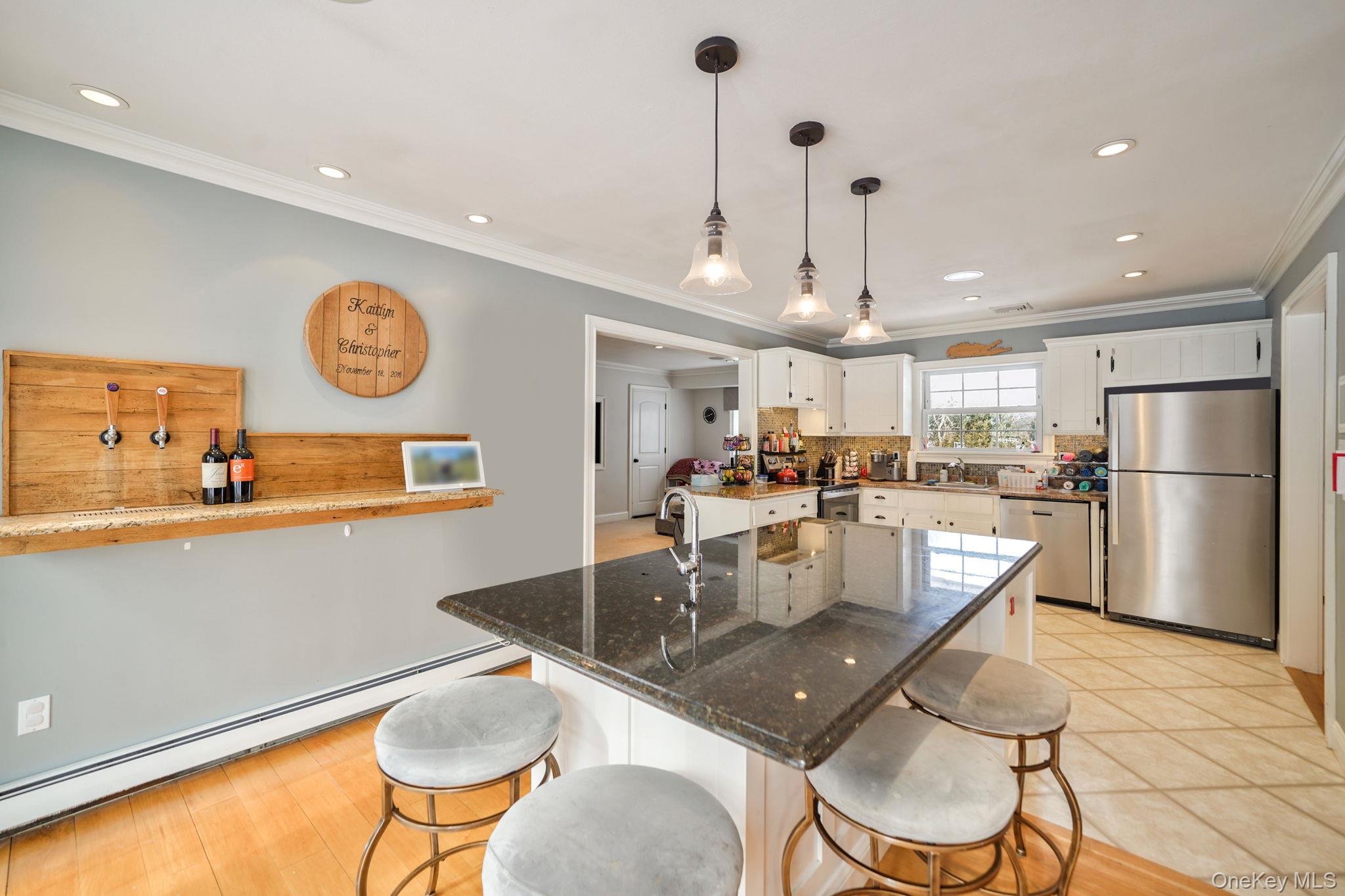 6 Madsen Court, Mount Sinai, NY 11766