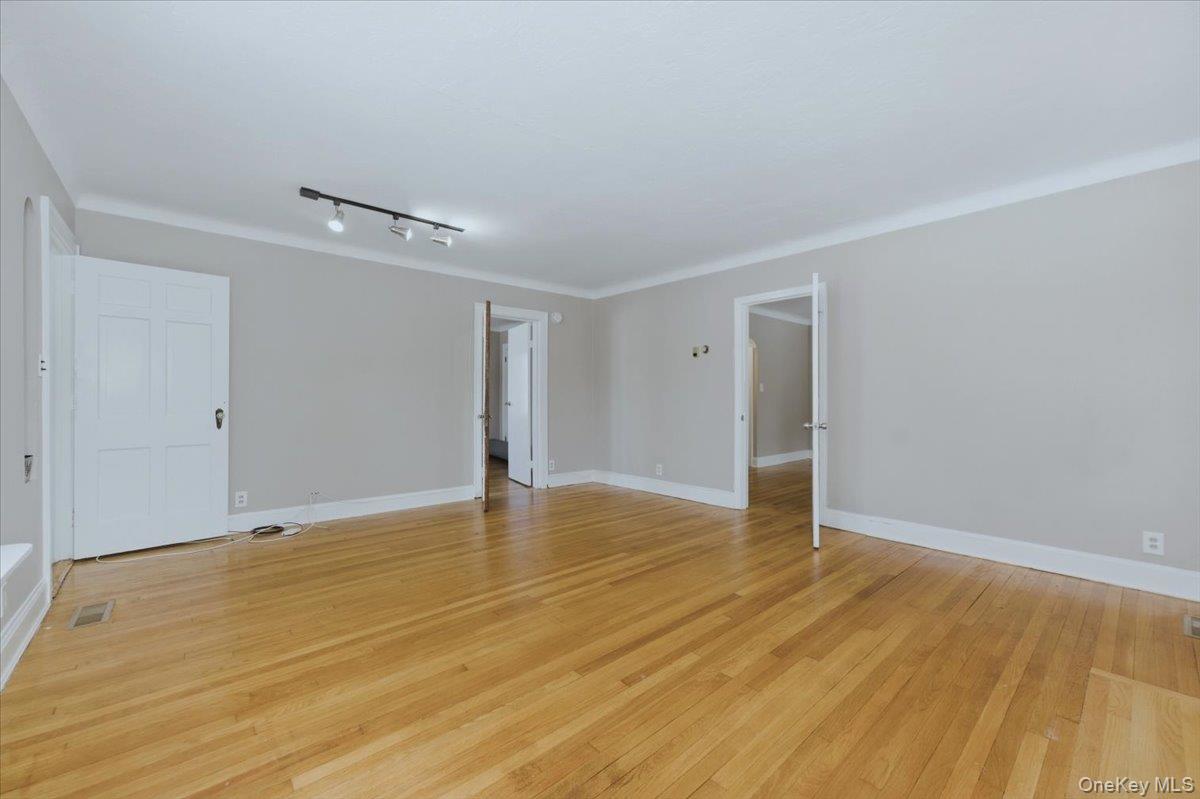 801 Main Street, Farmingdale, NY 11735