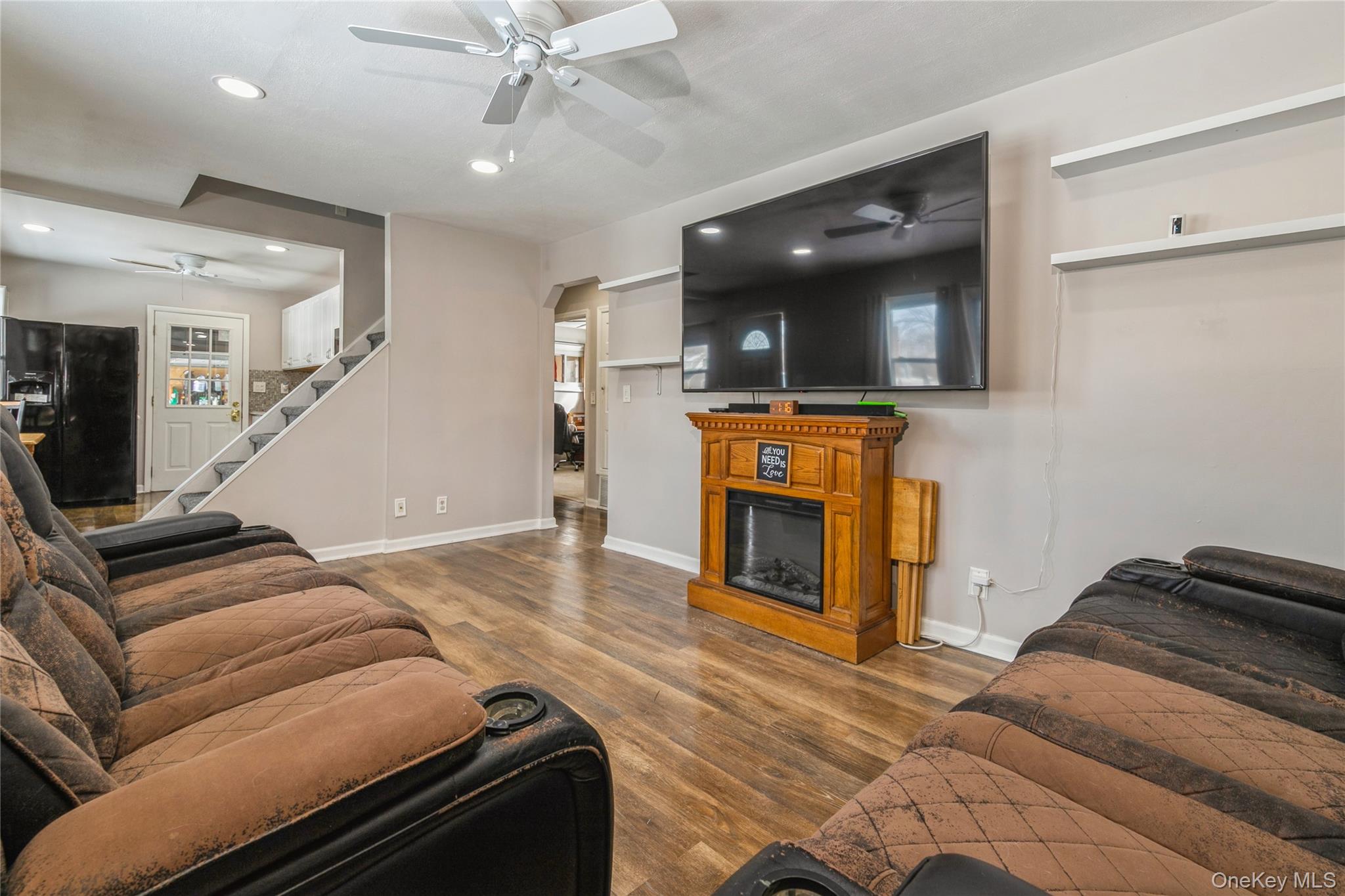 10 Hickory Street, Central Islip, NY 11722