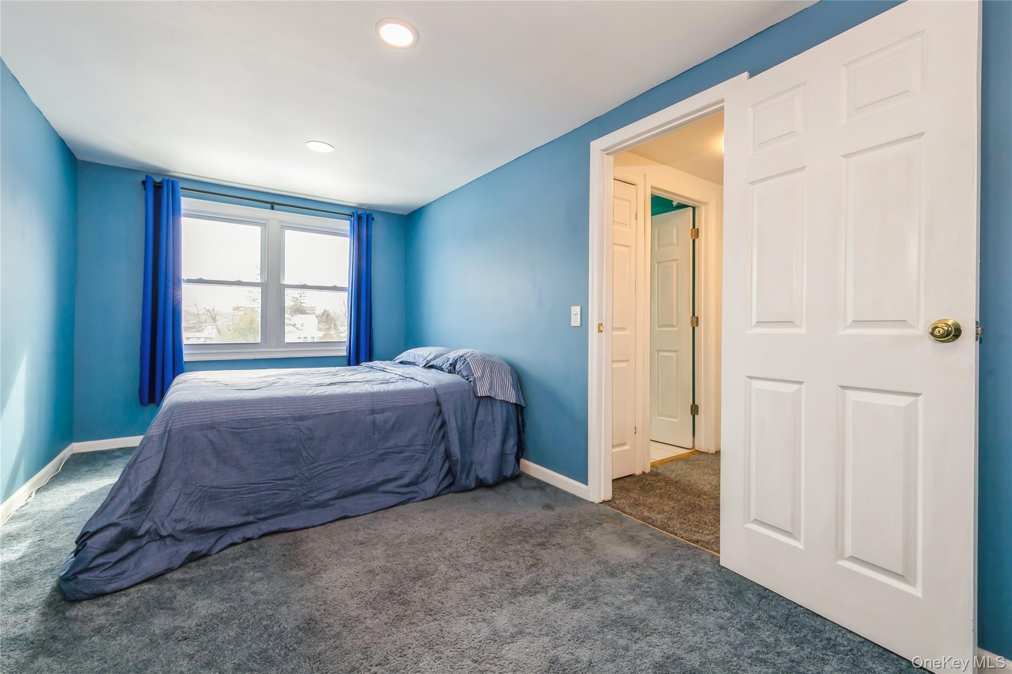 10 Hickory Street, Central Islip, NY 11722