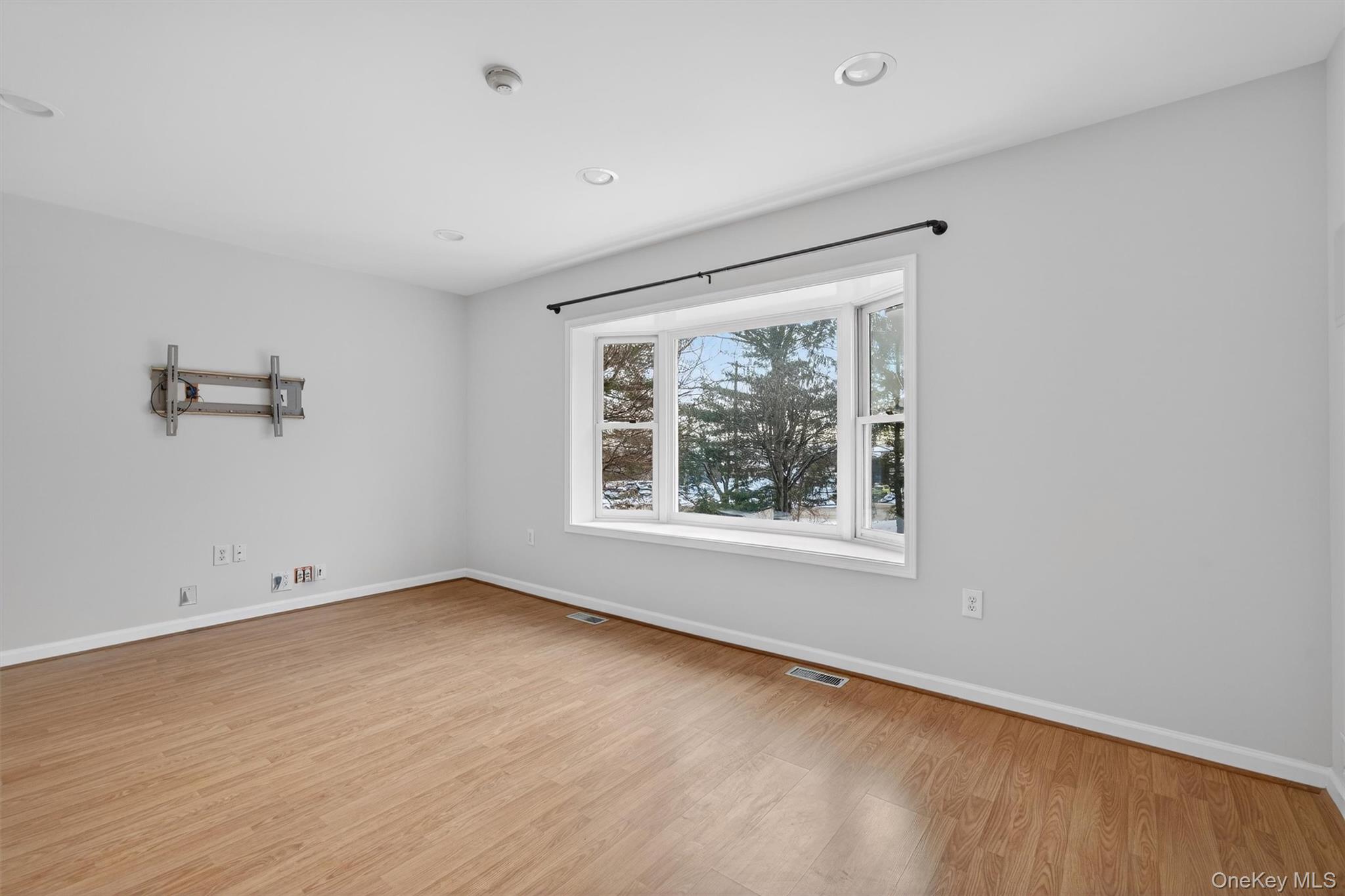 2 Foltim Way, Congers, NY 10920