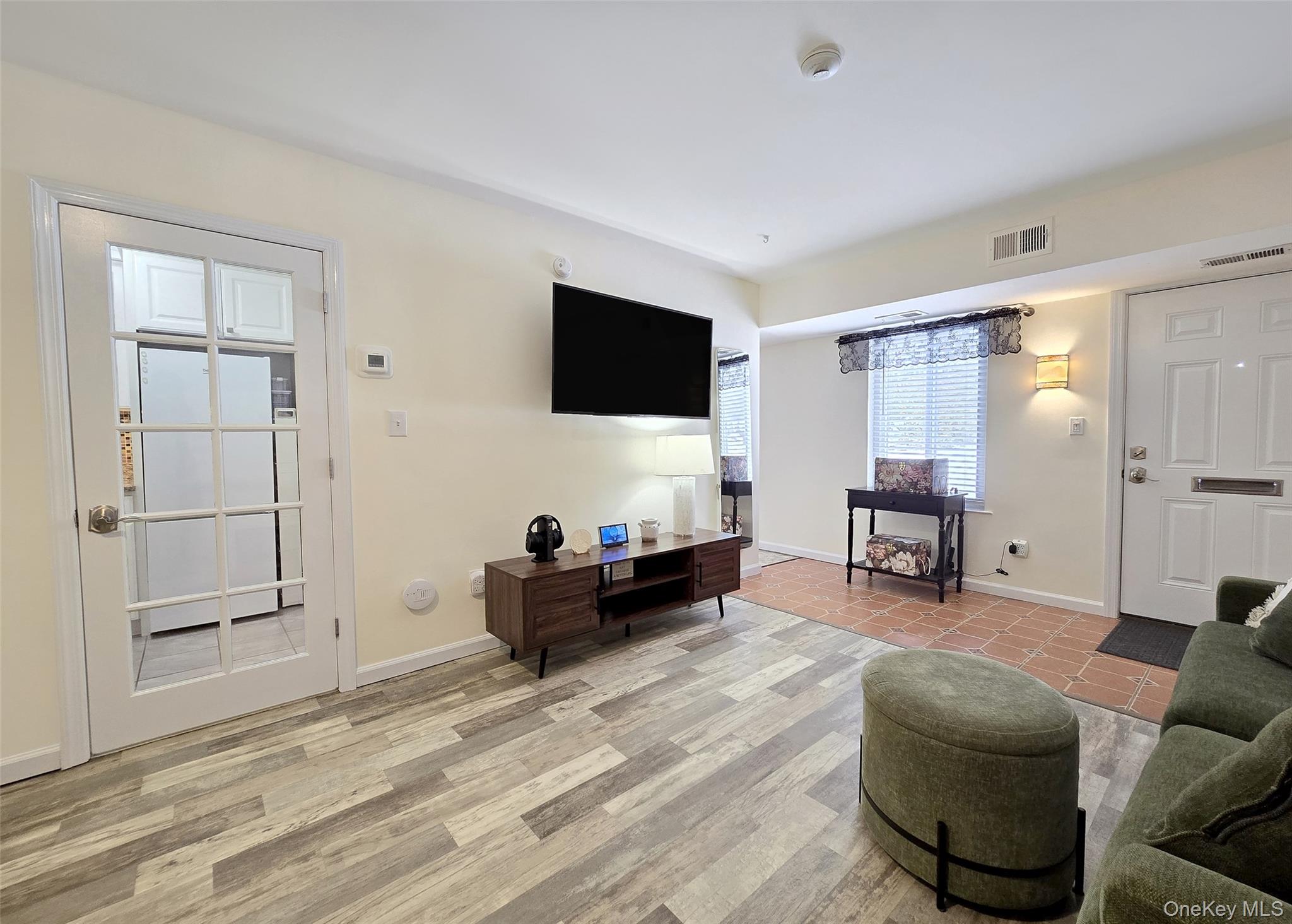 11 Navajo Court # 11, Coram, NY 11727