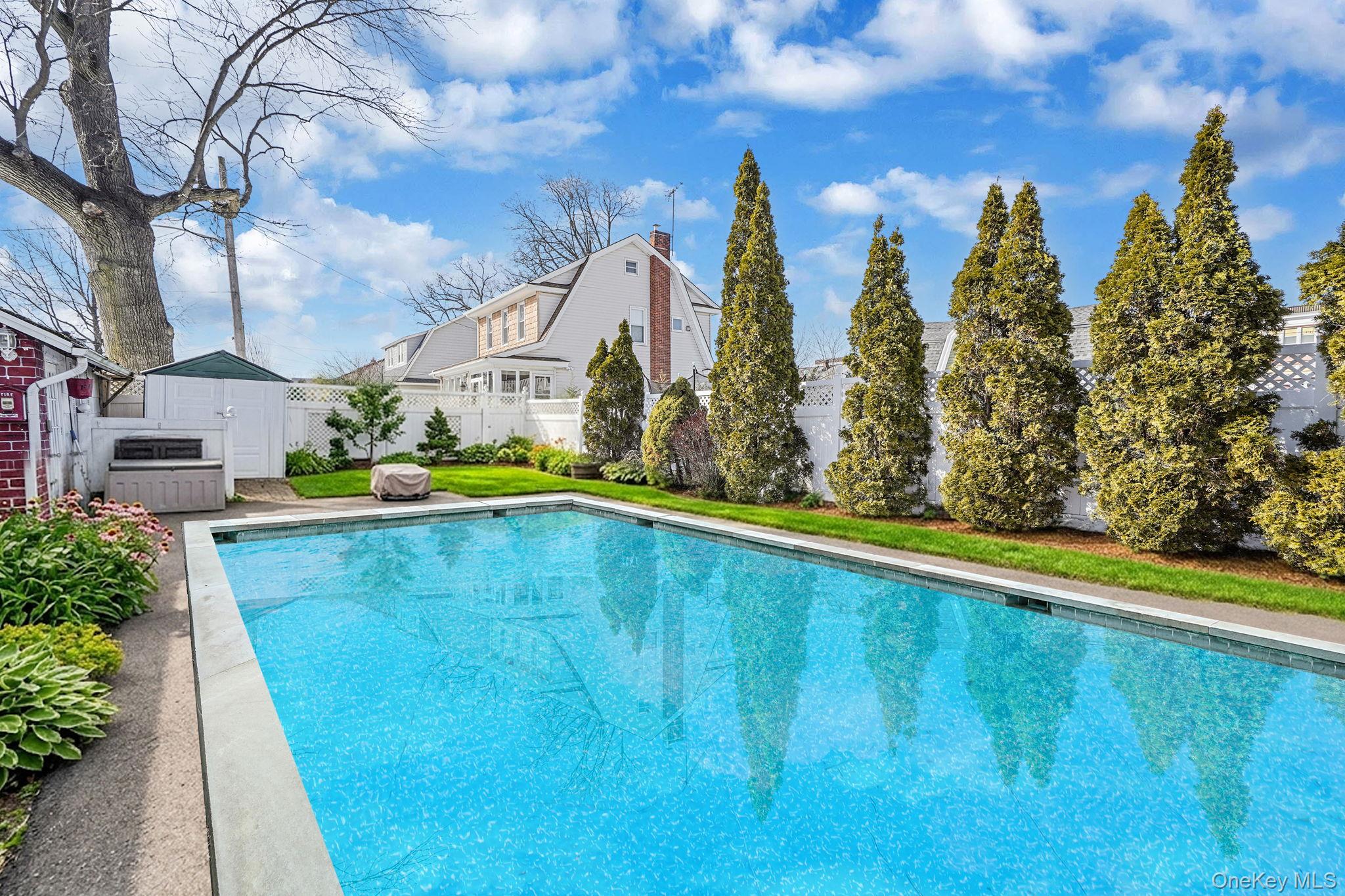 367 Vincent Avenue, Lynbrook, NY 11563