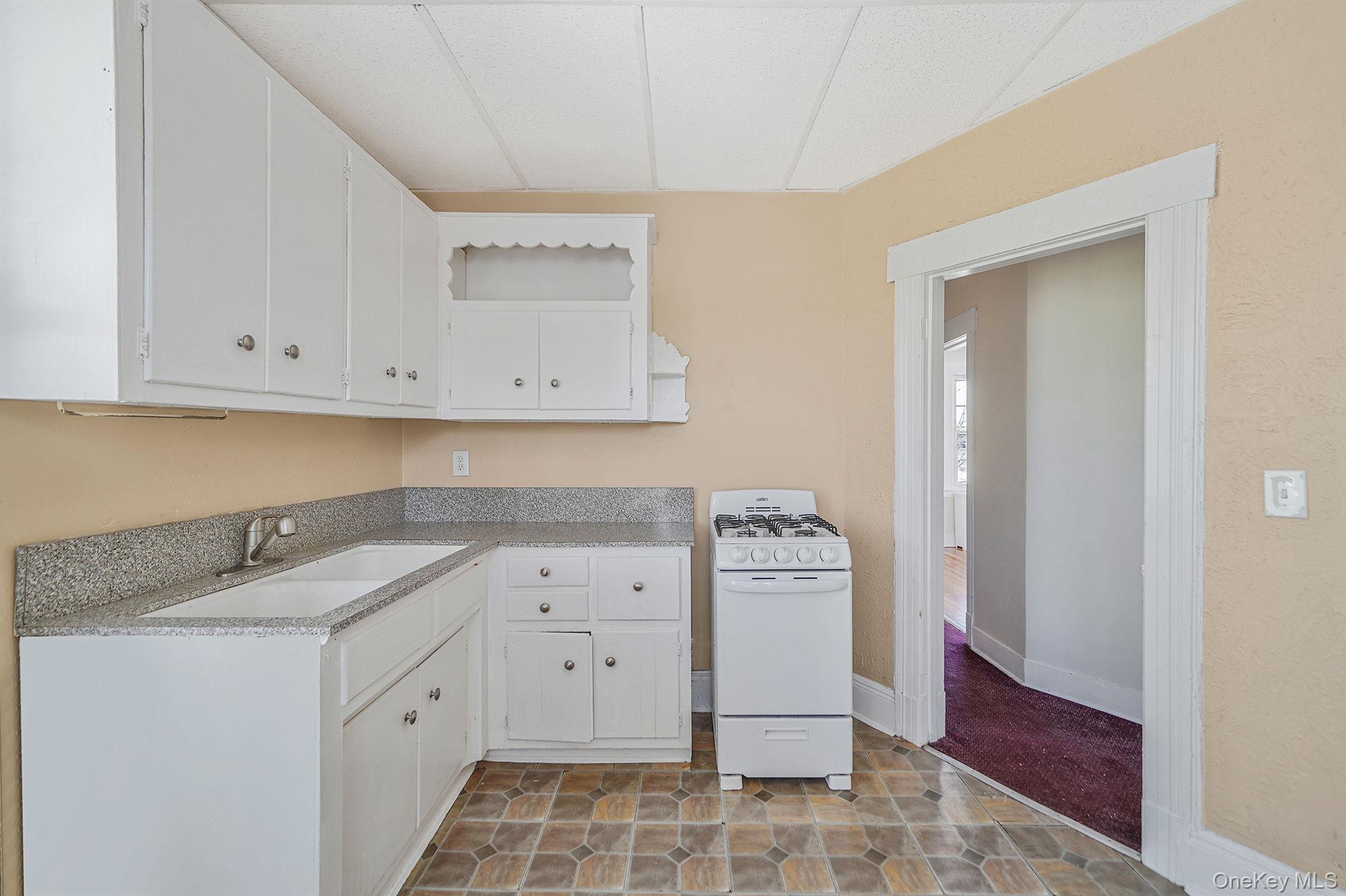 367 Vincent Avenue, Lynbrook, NY 11563