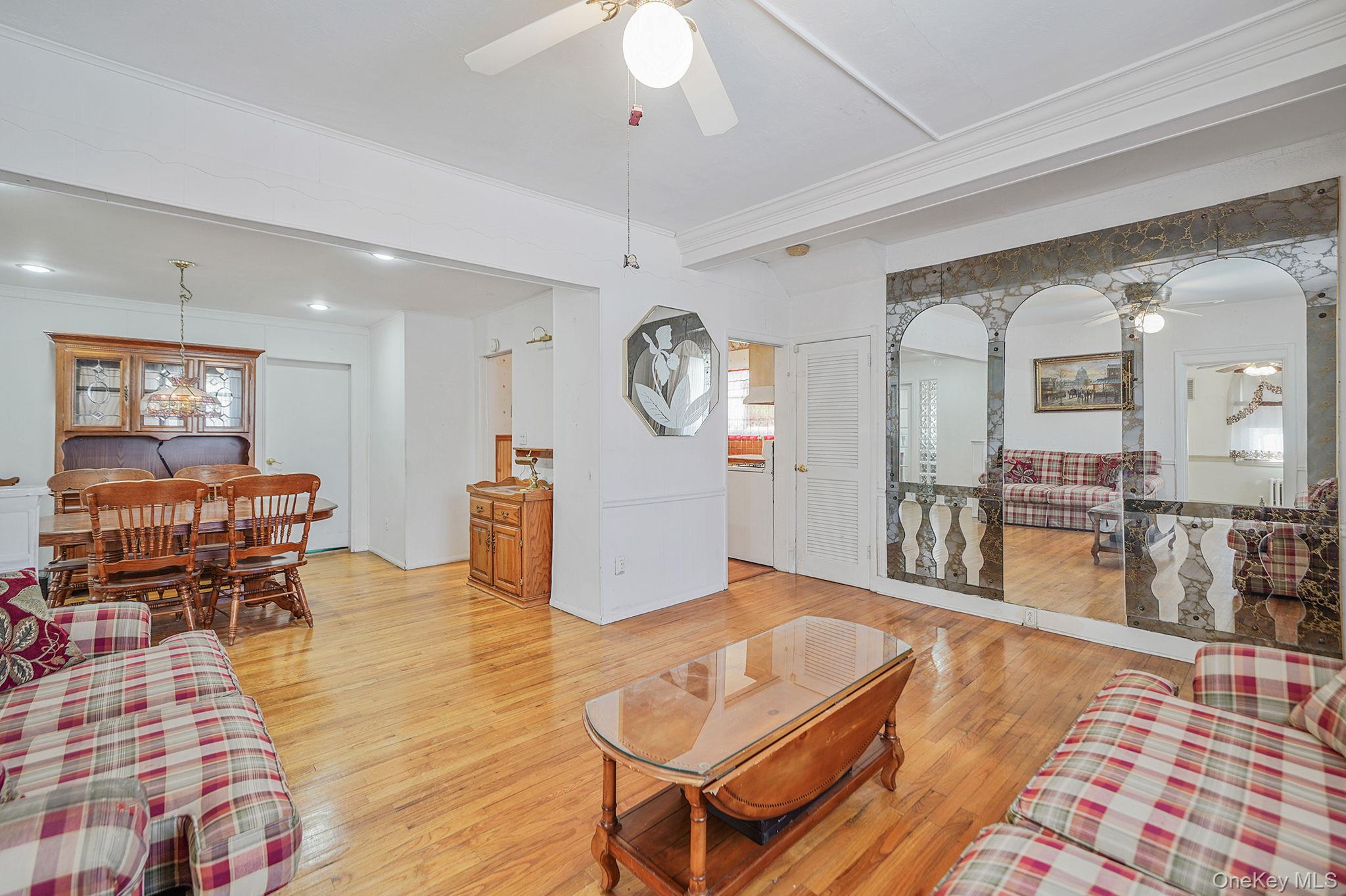 367 Vincent Avenue, Lynbrook, NY 11563