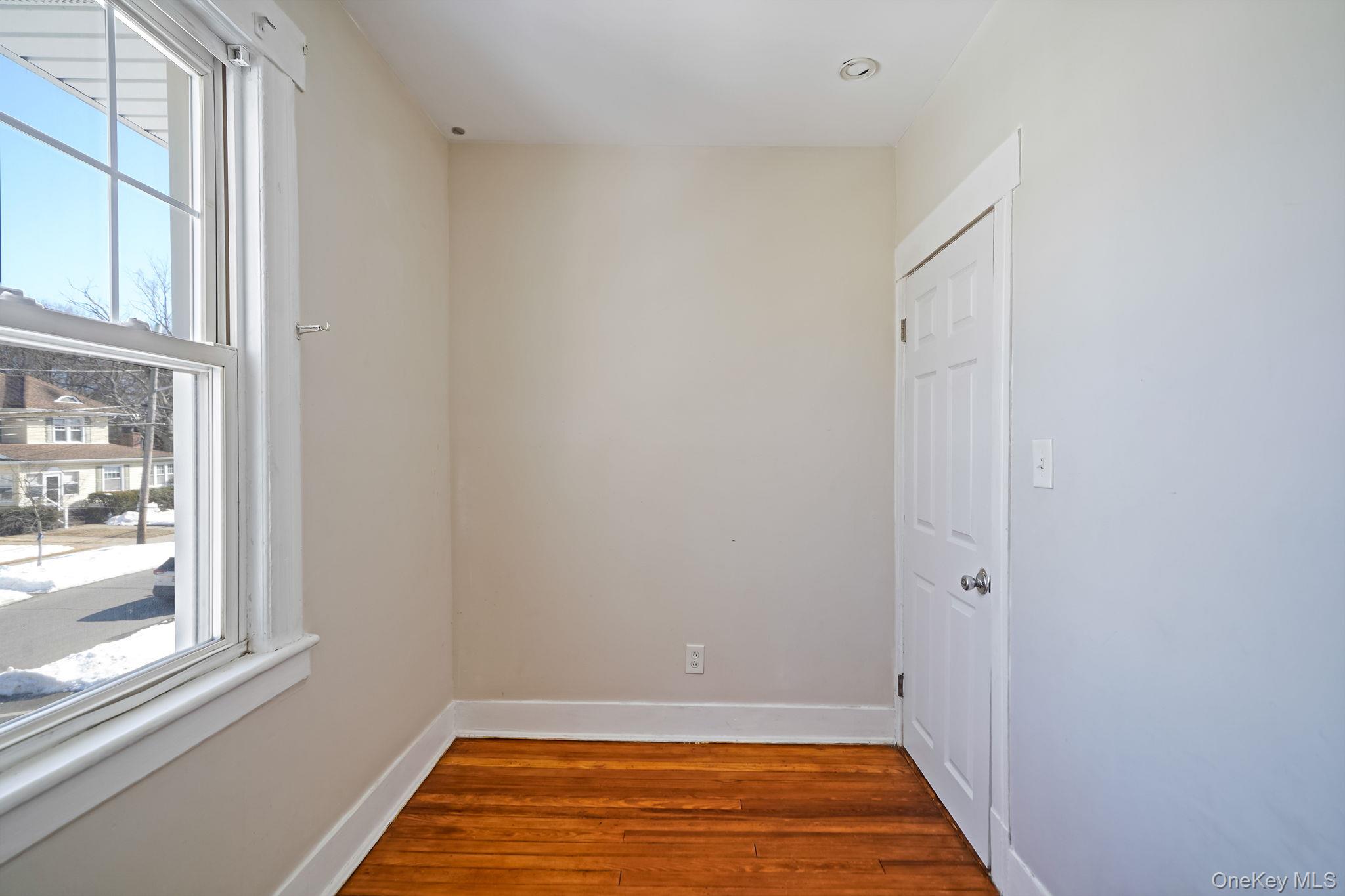 367 Vincent Avenue, Lynbrook, NY 11563