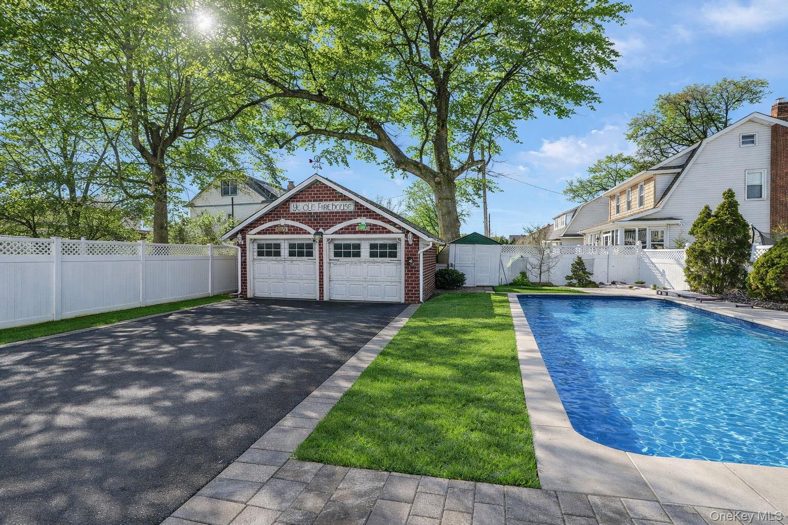 367 Vincent Avenue, Lynbrook, NY 11563