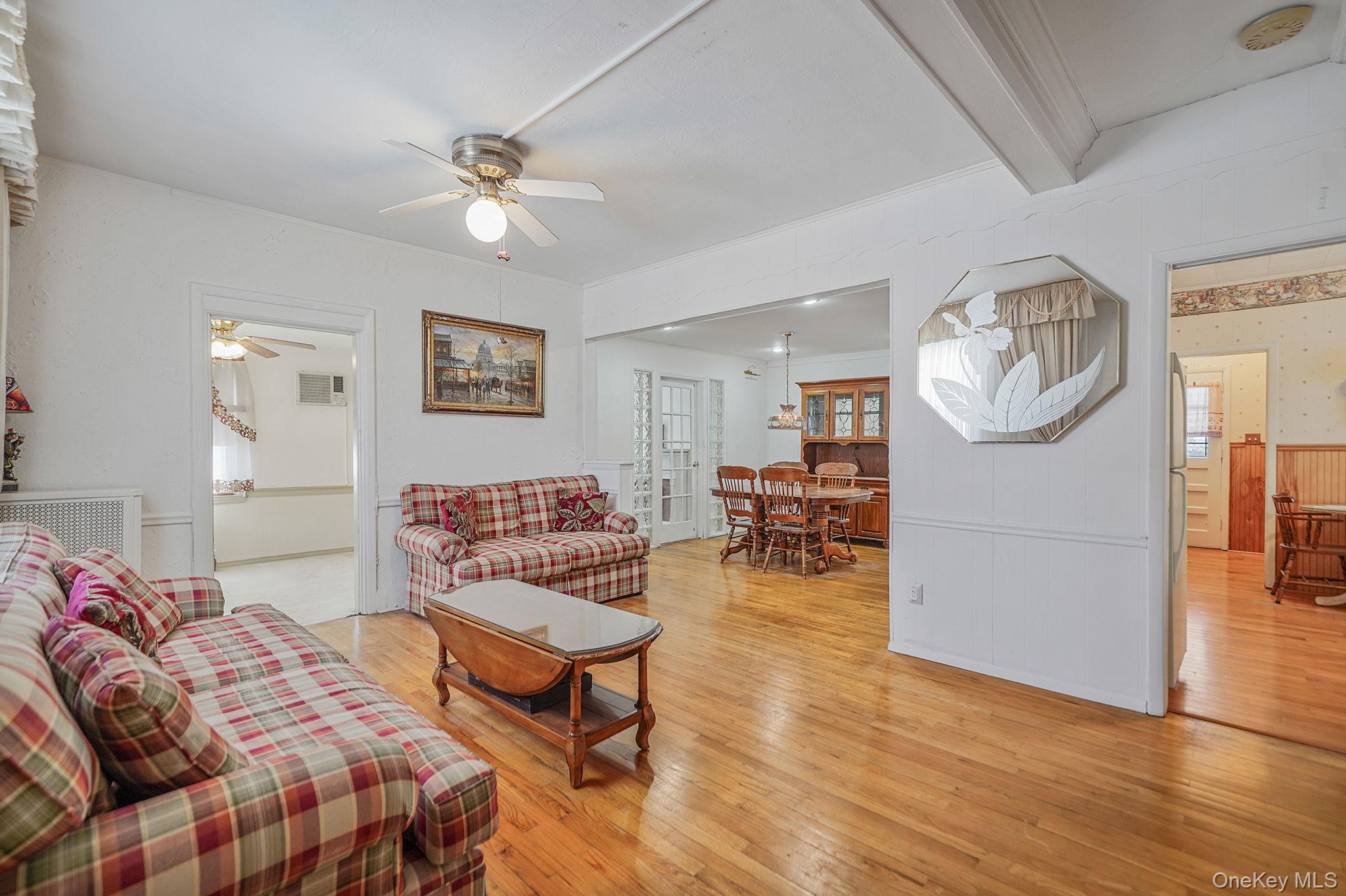 367 Vincent Avenue, Lynbrook, NY 11563