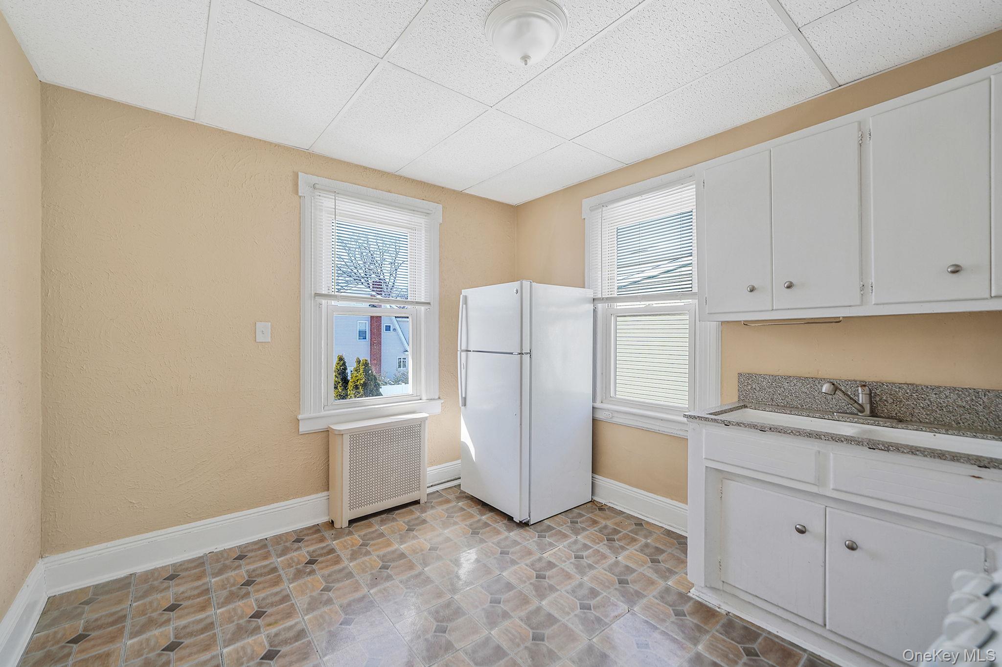 367 Vincent Avenue, Lynbrook, NY 11563