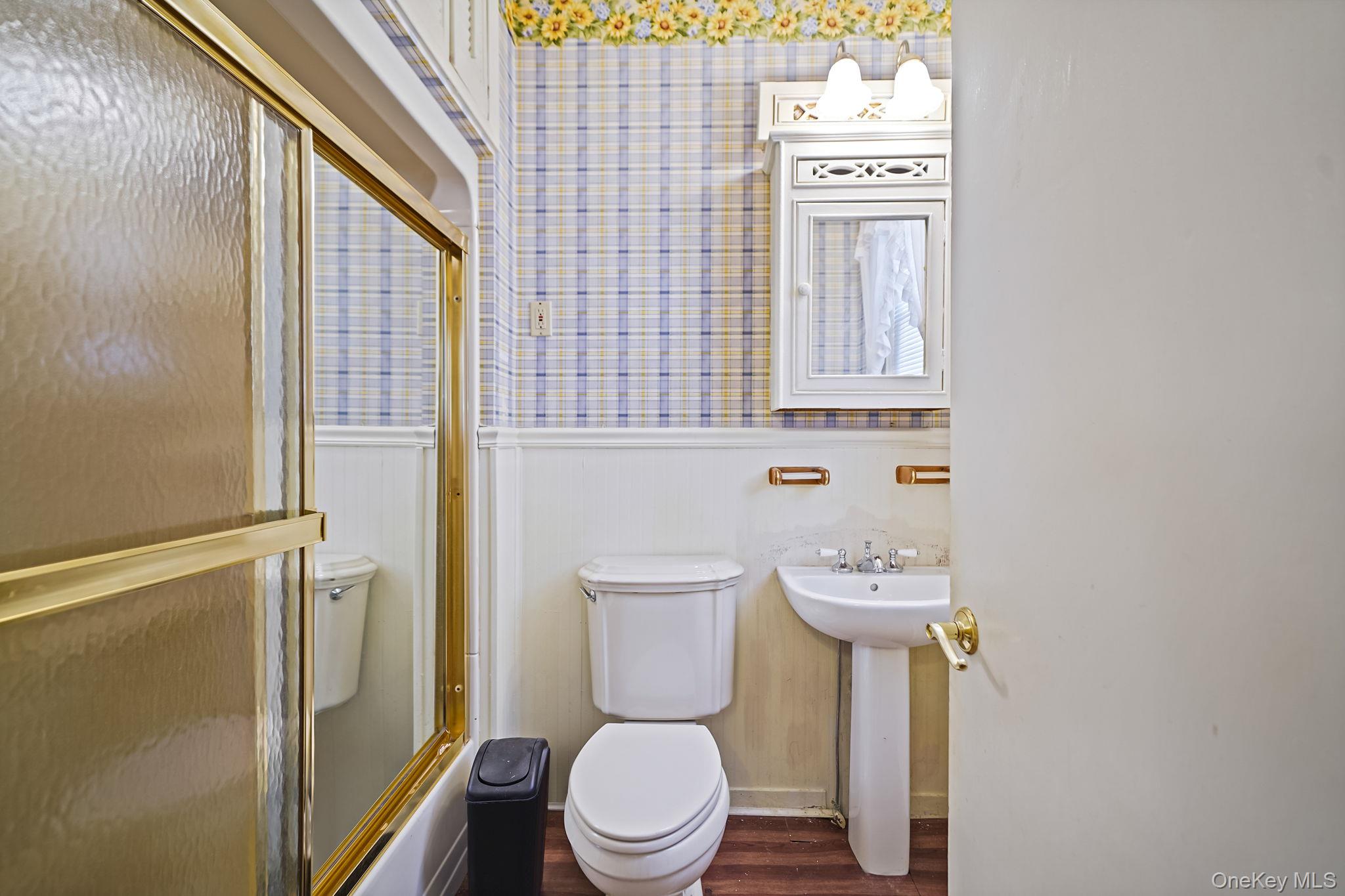 367 Vincent Avenue, Lynbrook, NY 11563