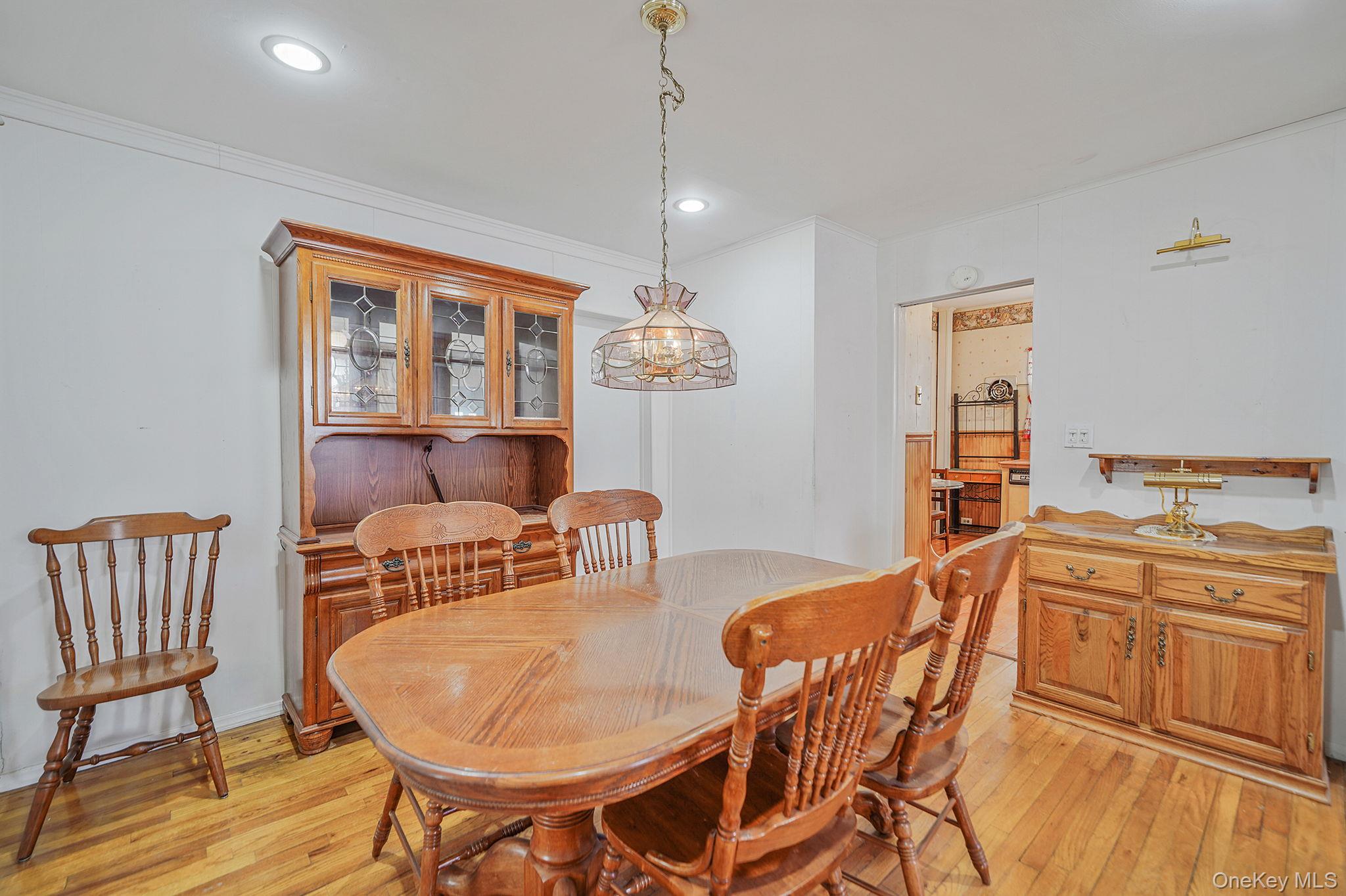 367 Vincent Avenue, Lynbrook, NY 11563