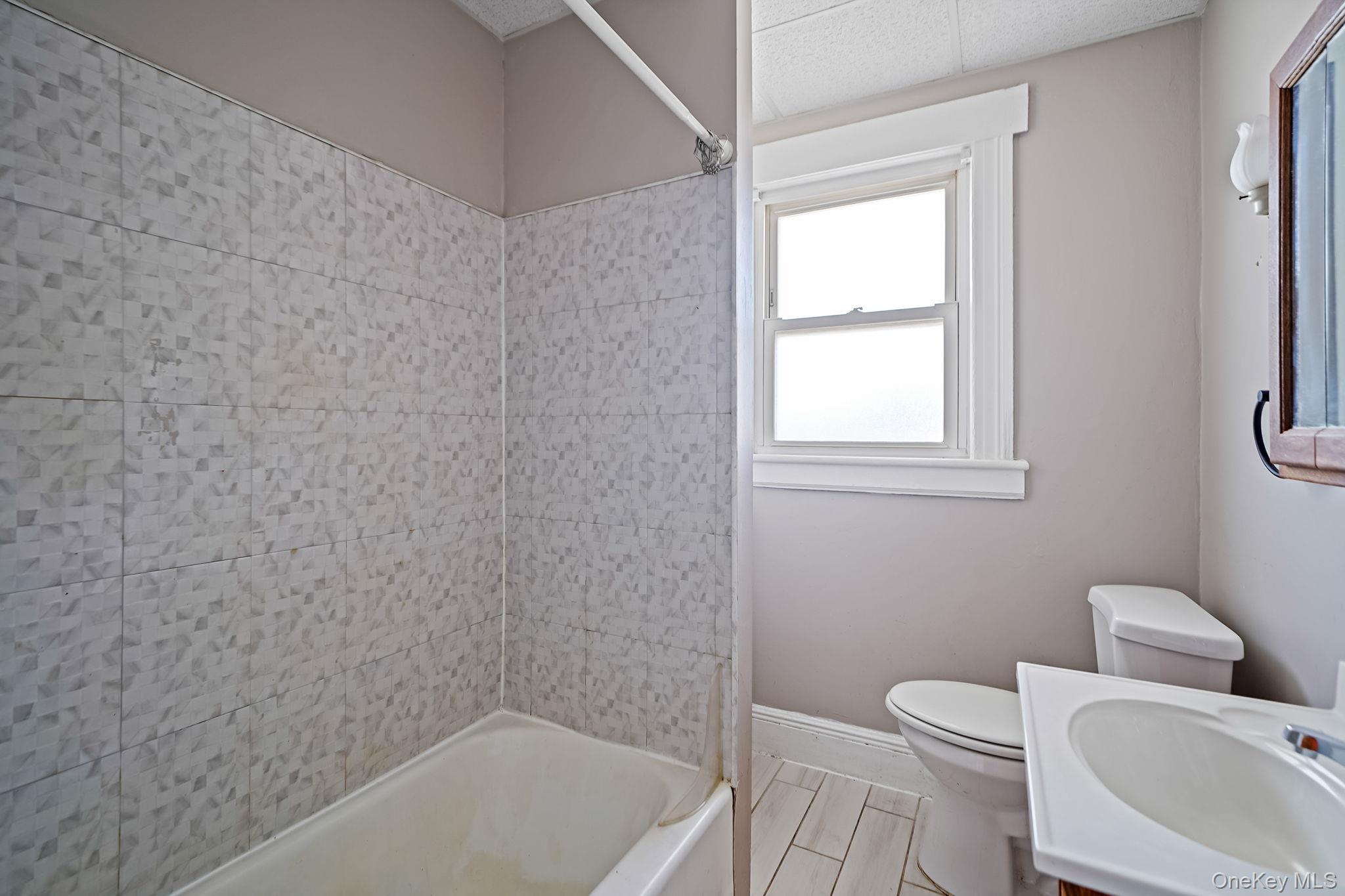 367 Vincent Avenue, Lynbrook, NY 11563