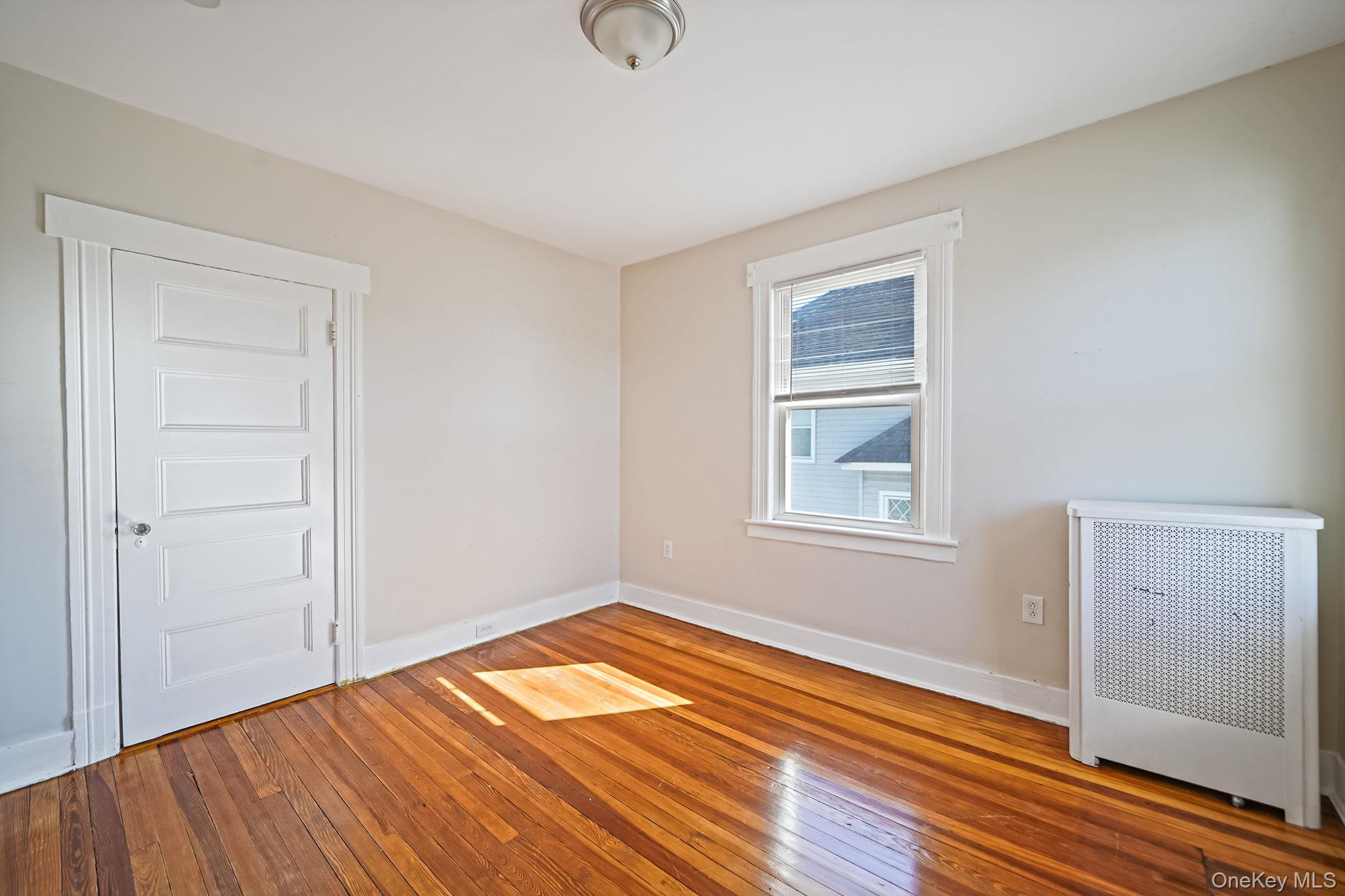 367 Vincent Avenue, Lynbrook, NY 11563