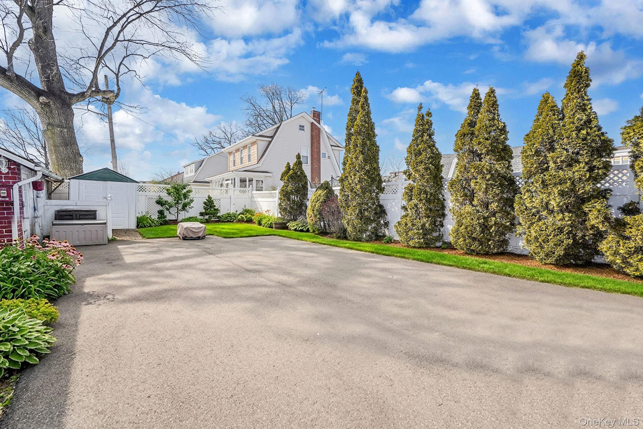 367 Vincent Avenue, Lynbrook, NY 11563