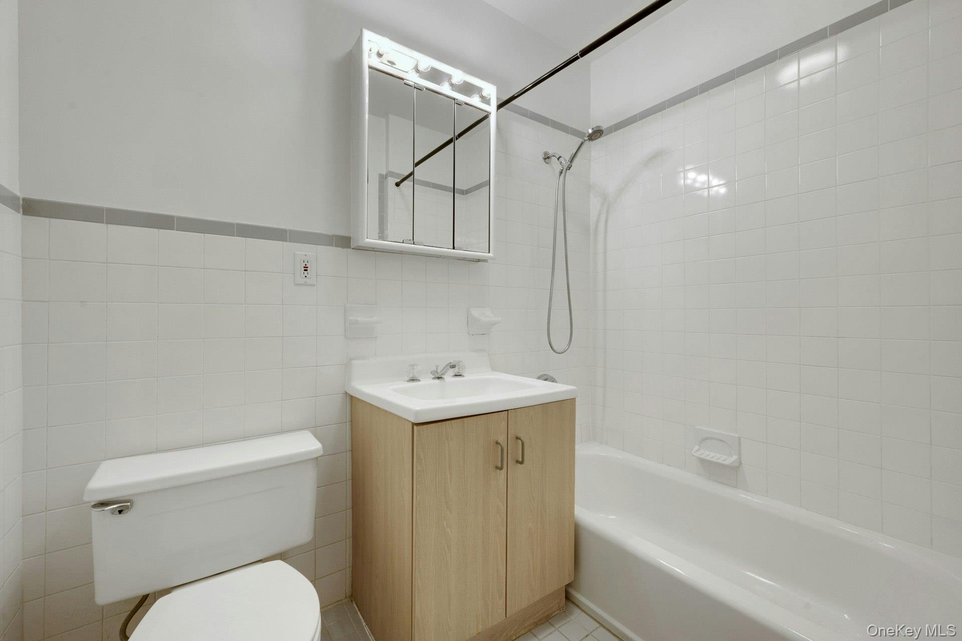 190 Fordham Street # 12, Bronx, NY 10464