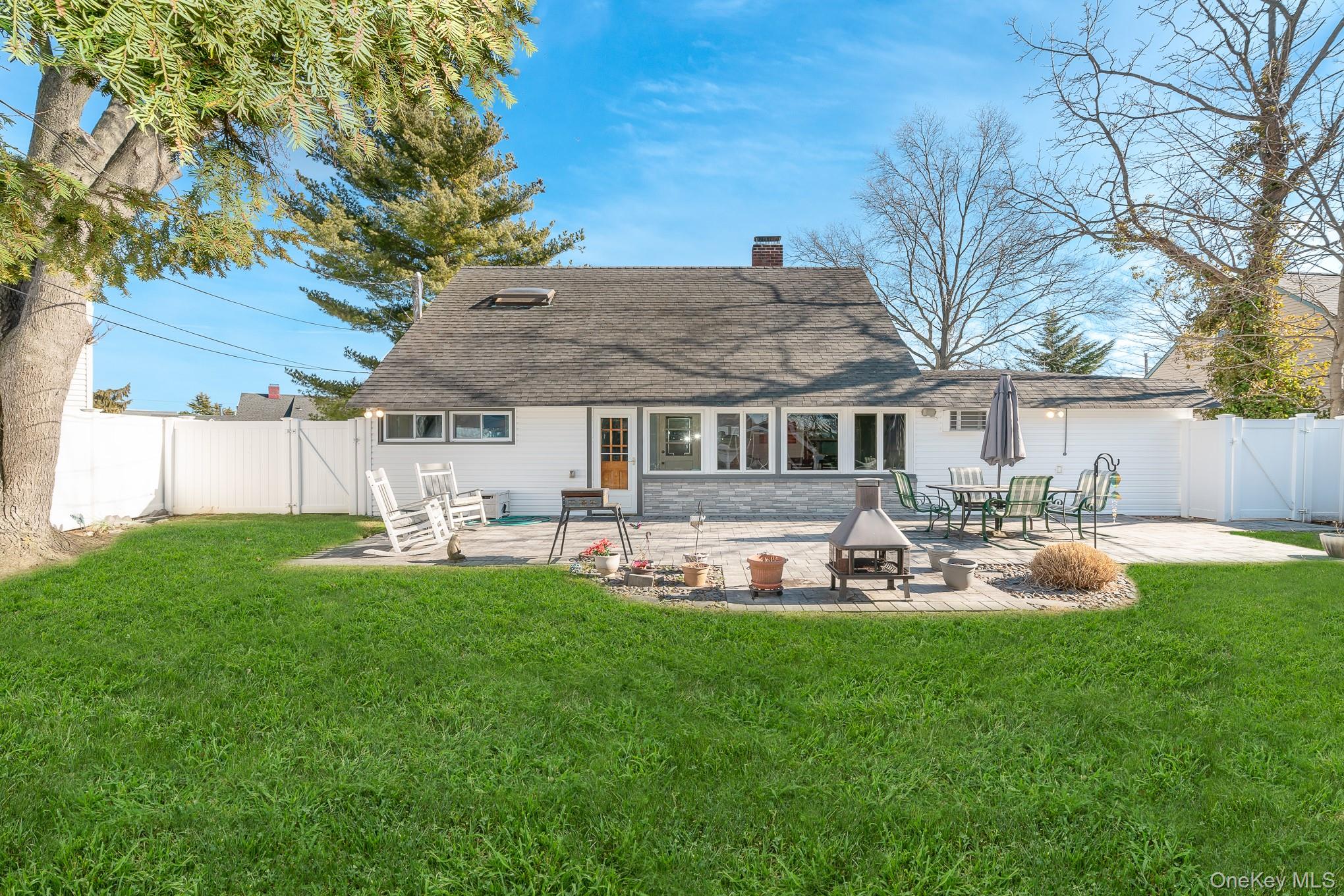 44 Disc Lane, Wantagh, NY 11793