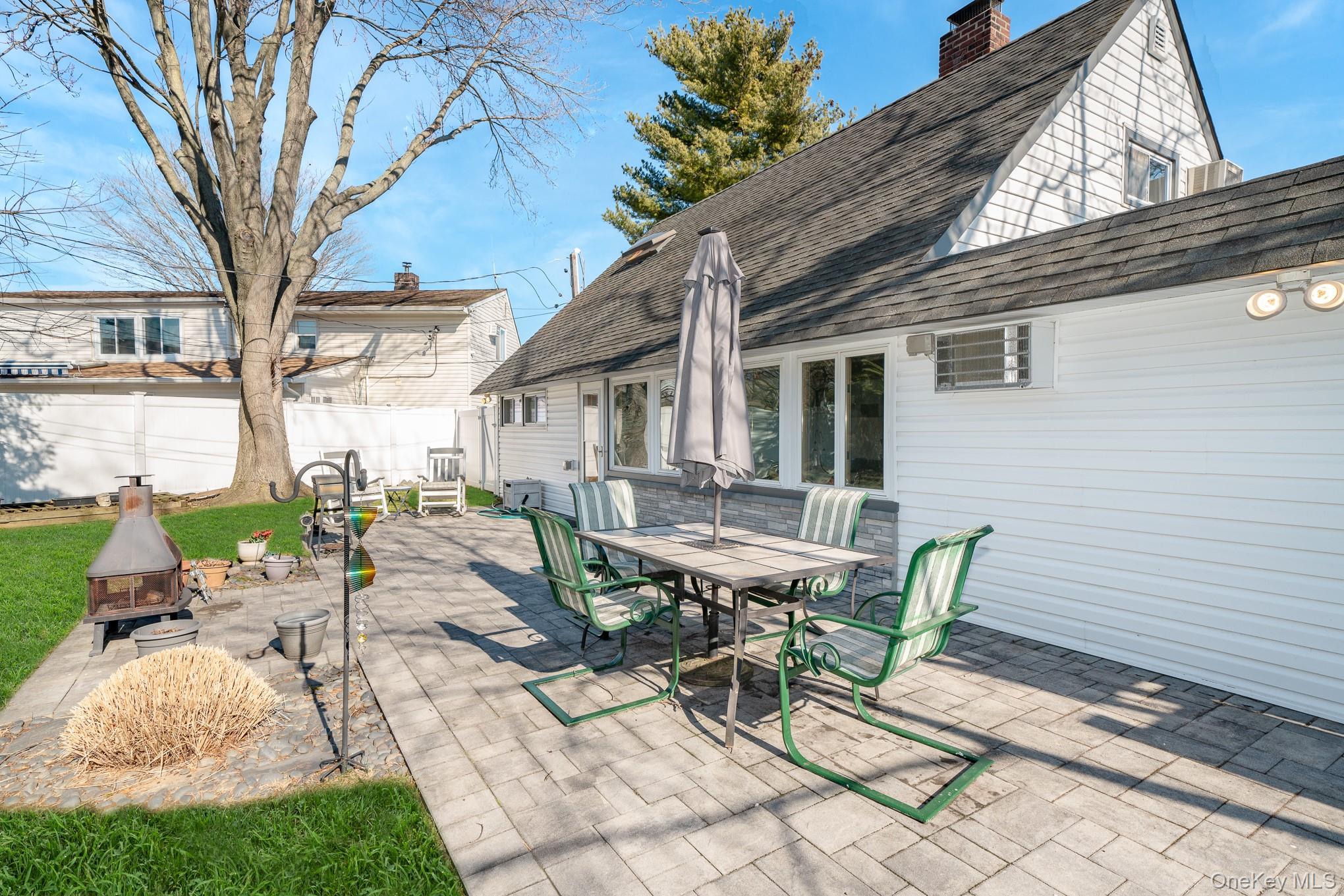 44 Disc Lane, Wantagh, NY 11793