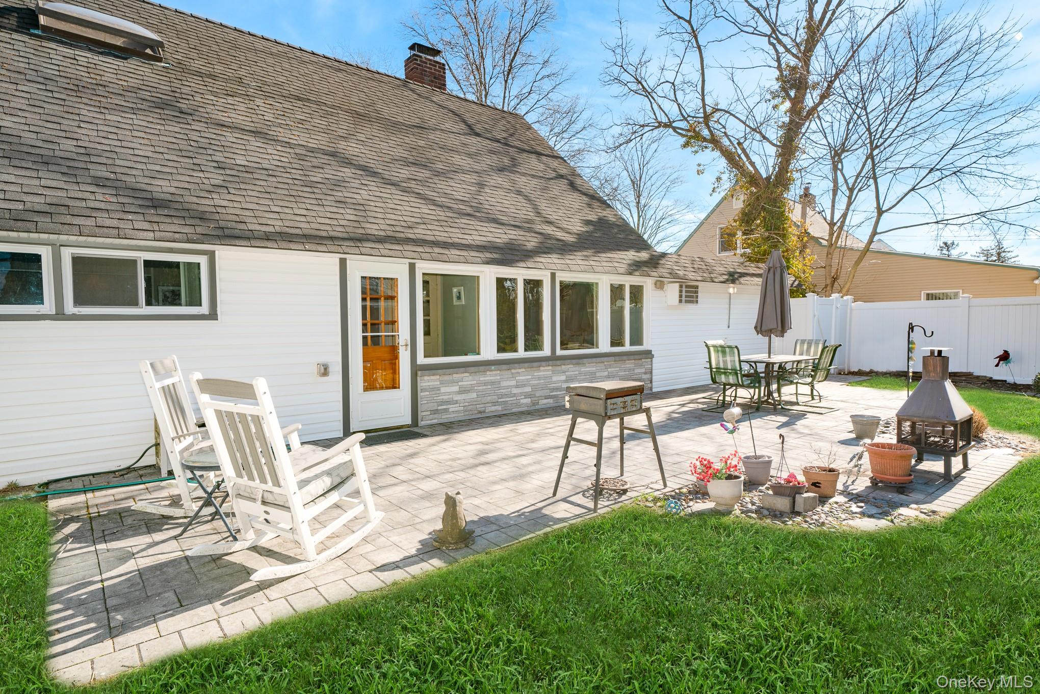 44 Disc Lane, Wantagh, NY 11793