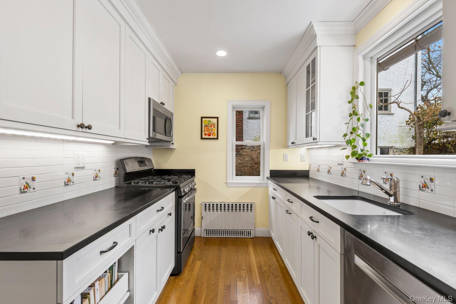 686 Forest Avenue, Larchmont, NY 10538