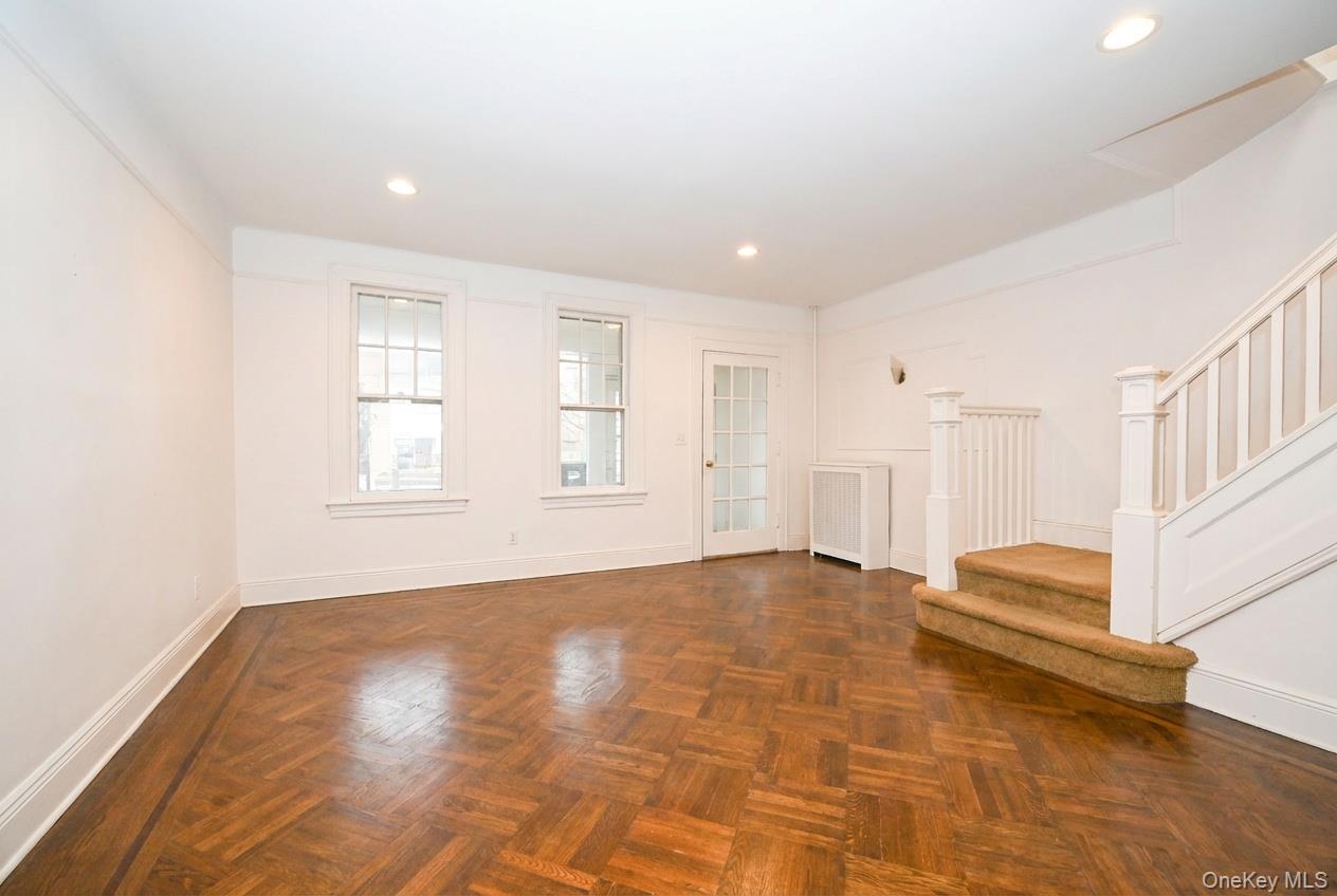 72-19 72nd Street, Glendale, NY 11385