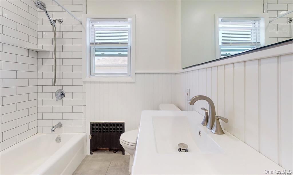 386 Mulry Lane, Lawrence, NY 11559