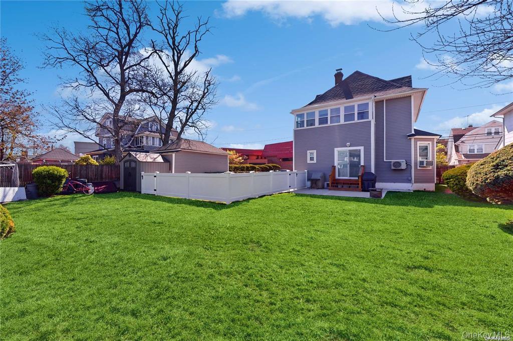 386 Mulry Lane, Lawrence, NY 11559